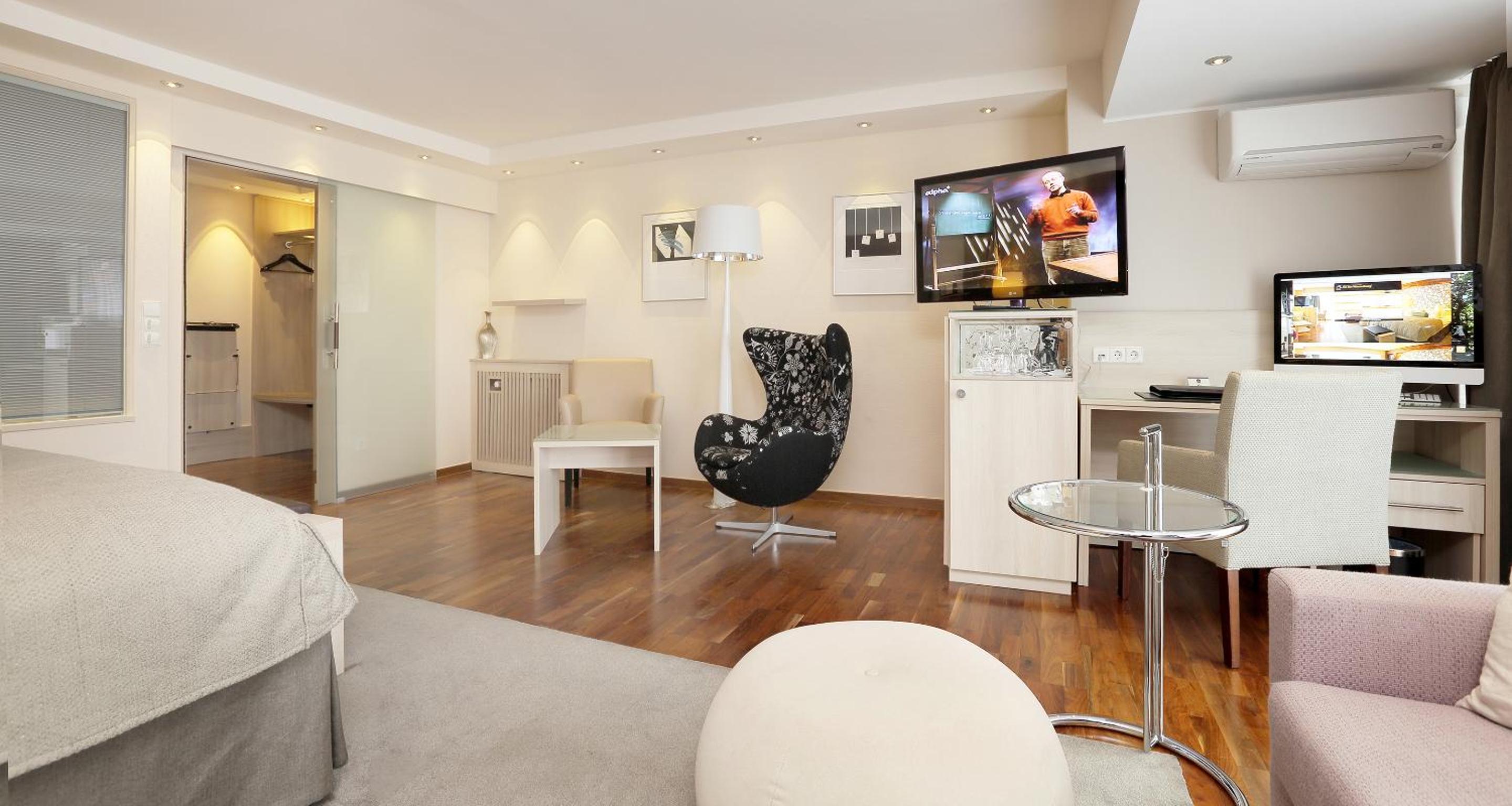 Deluxe Suite