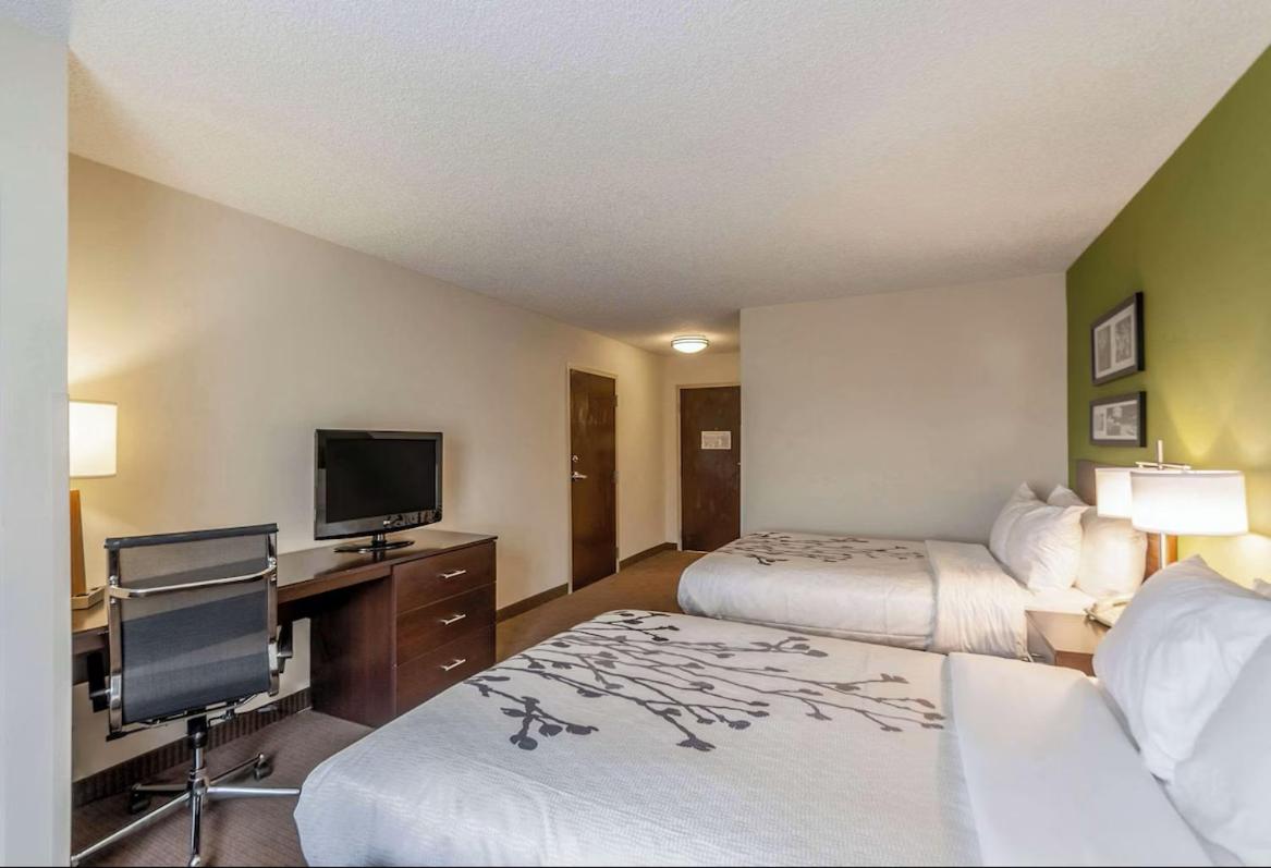 Double Room with Two Double Beds - Non-Smoking - Photo 4