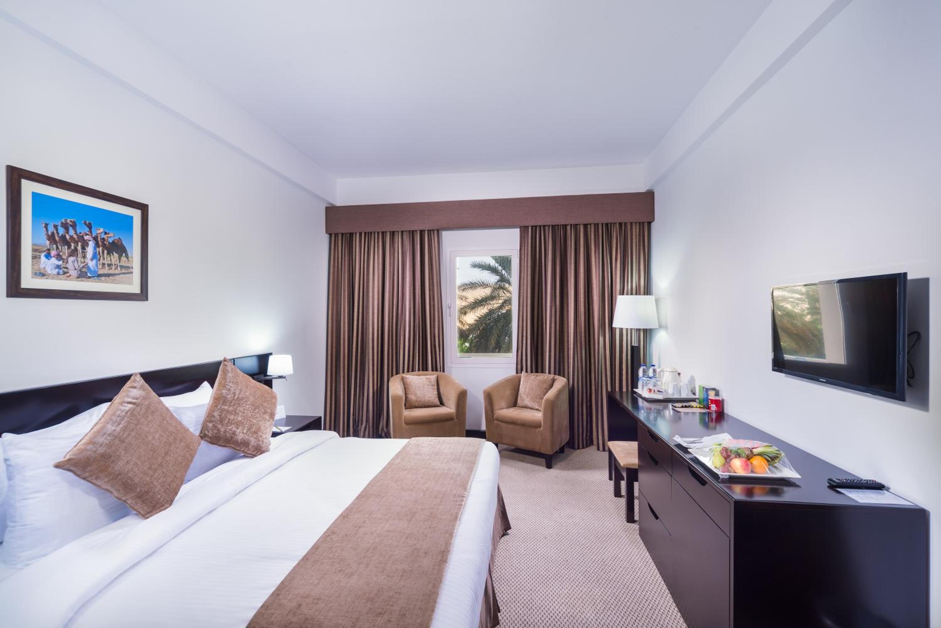 Family Suite with One King Bed and Two Single Beds - Non-Smoking