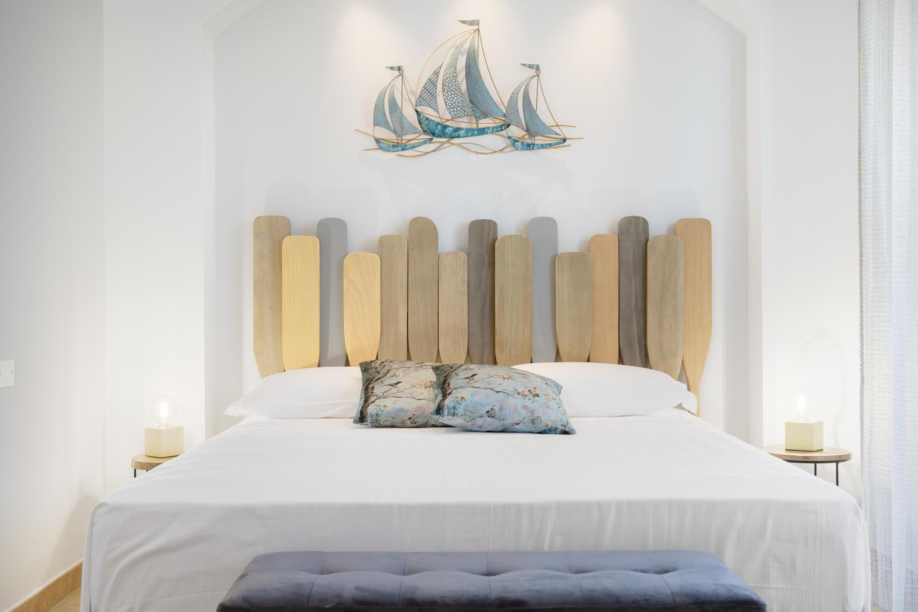 Deluxe One-Bedroom Apartment
