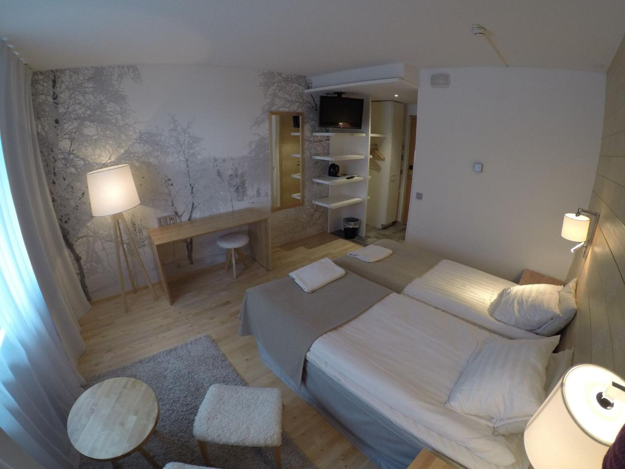 Premium Twin Room - Photo 9