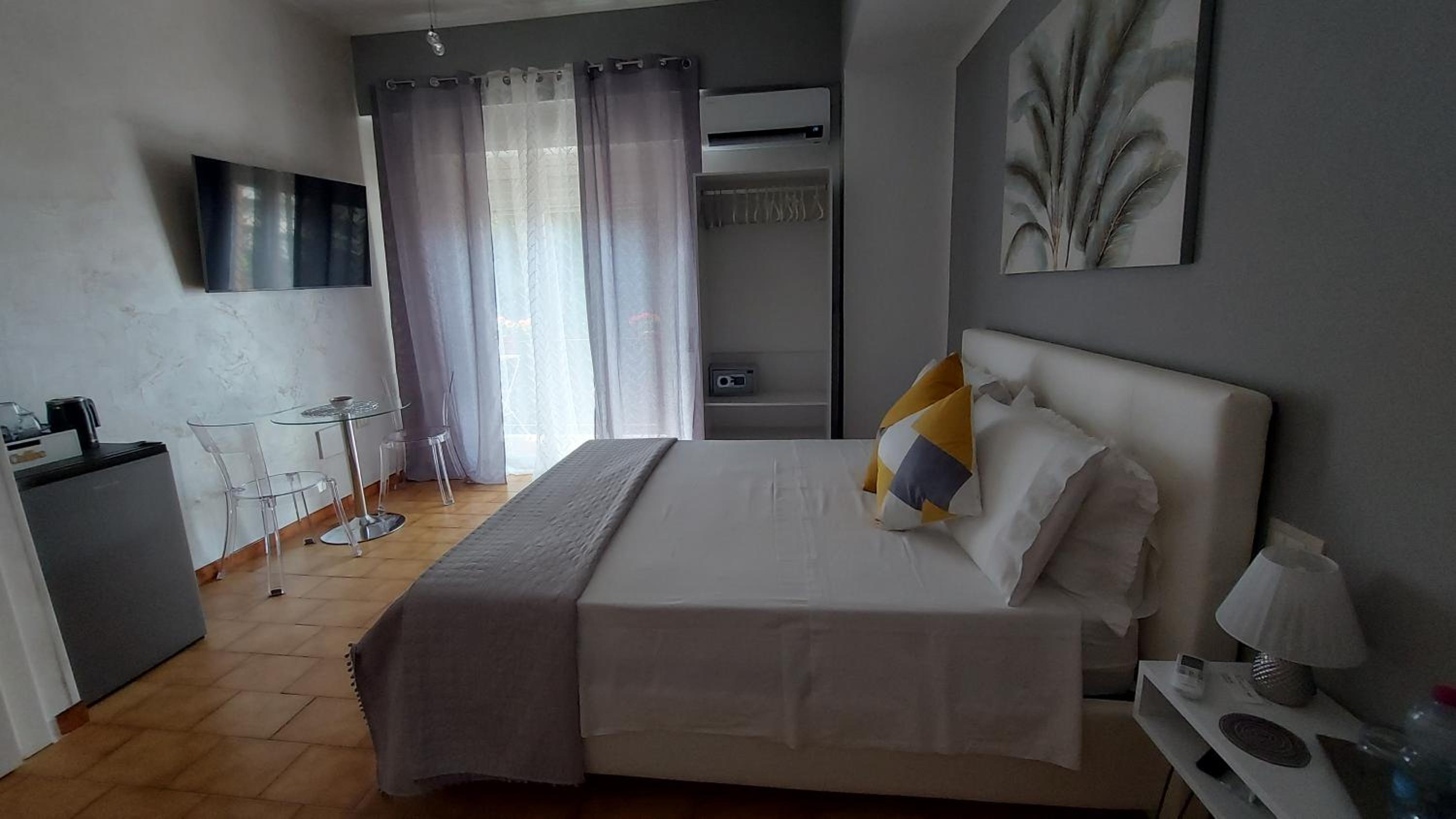 Classic Quadruple Room