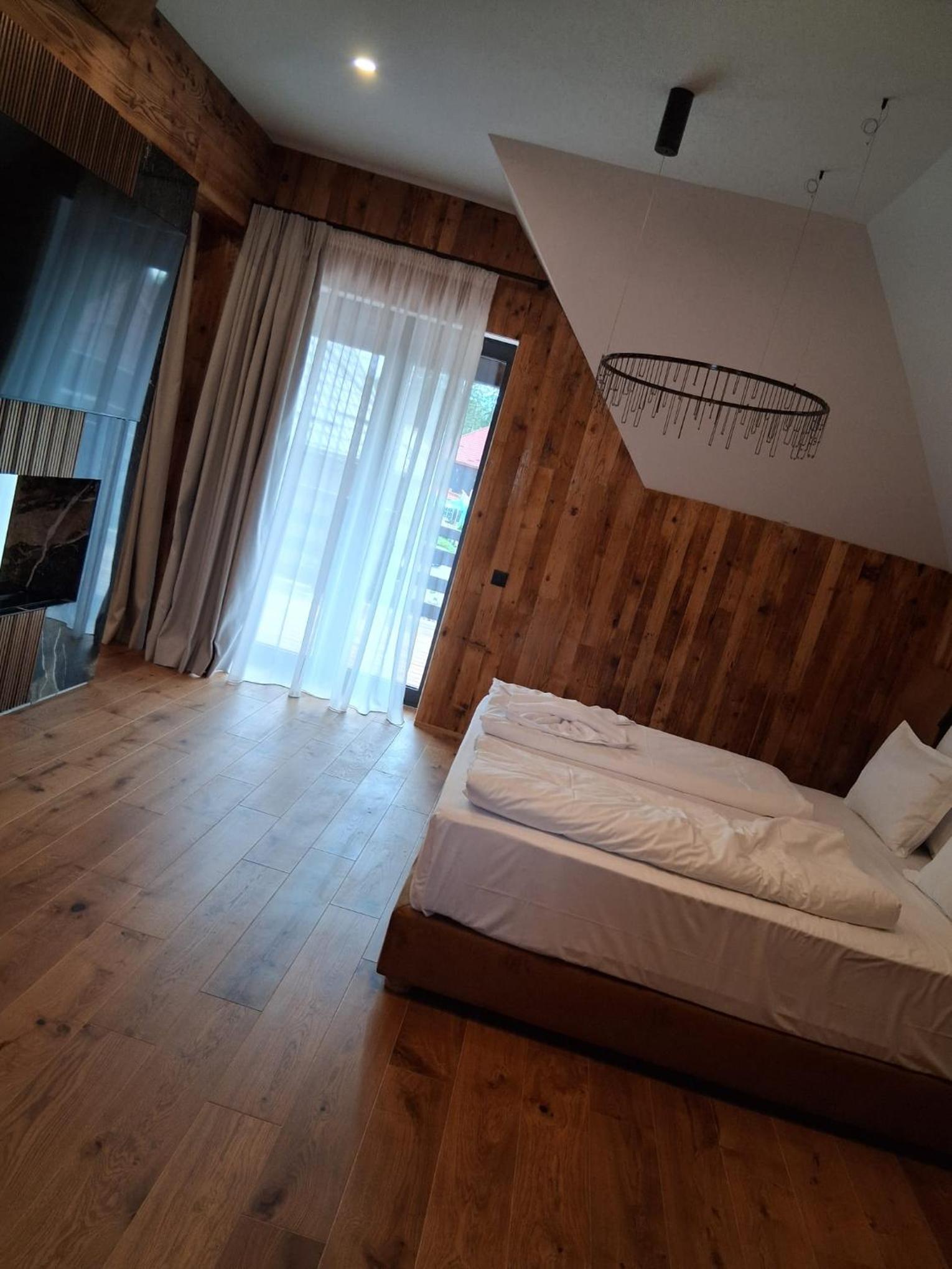 Deluxe Double Room with Balcony photo 1