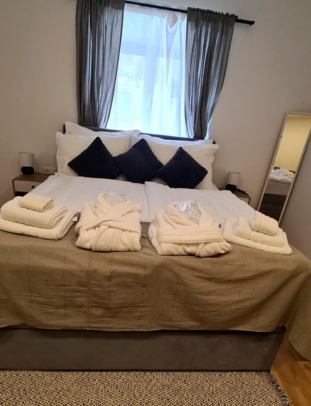 King Room with Balcony photo 3