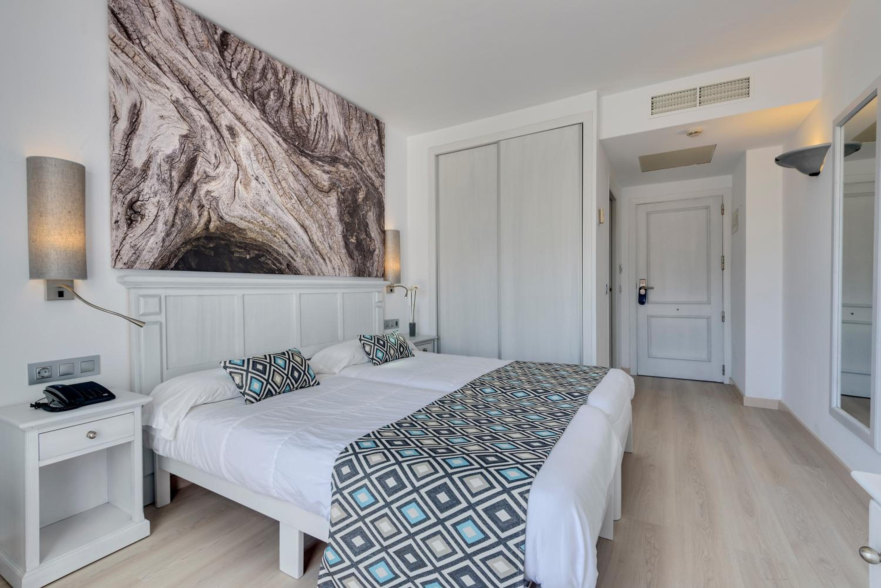 Double Room - Photo 4