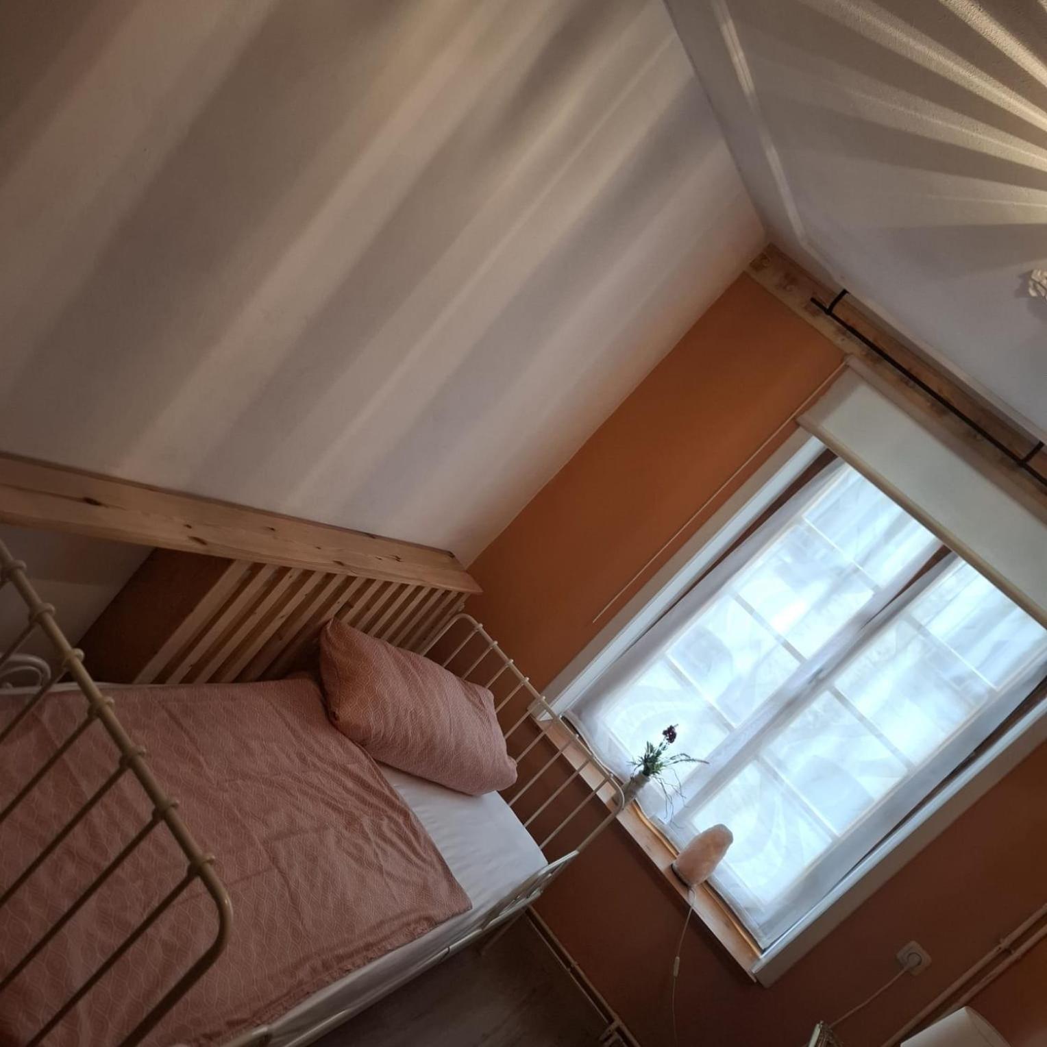 Small Single Room photo 2