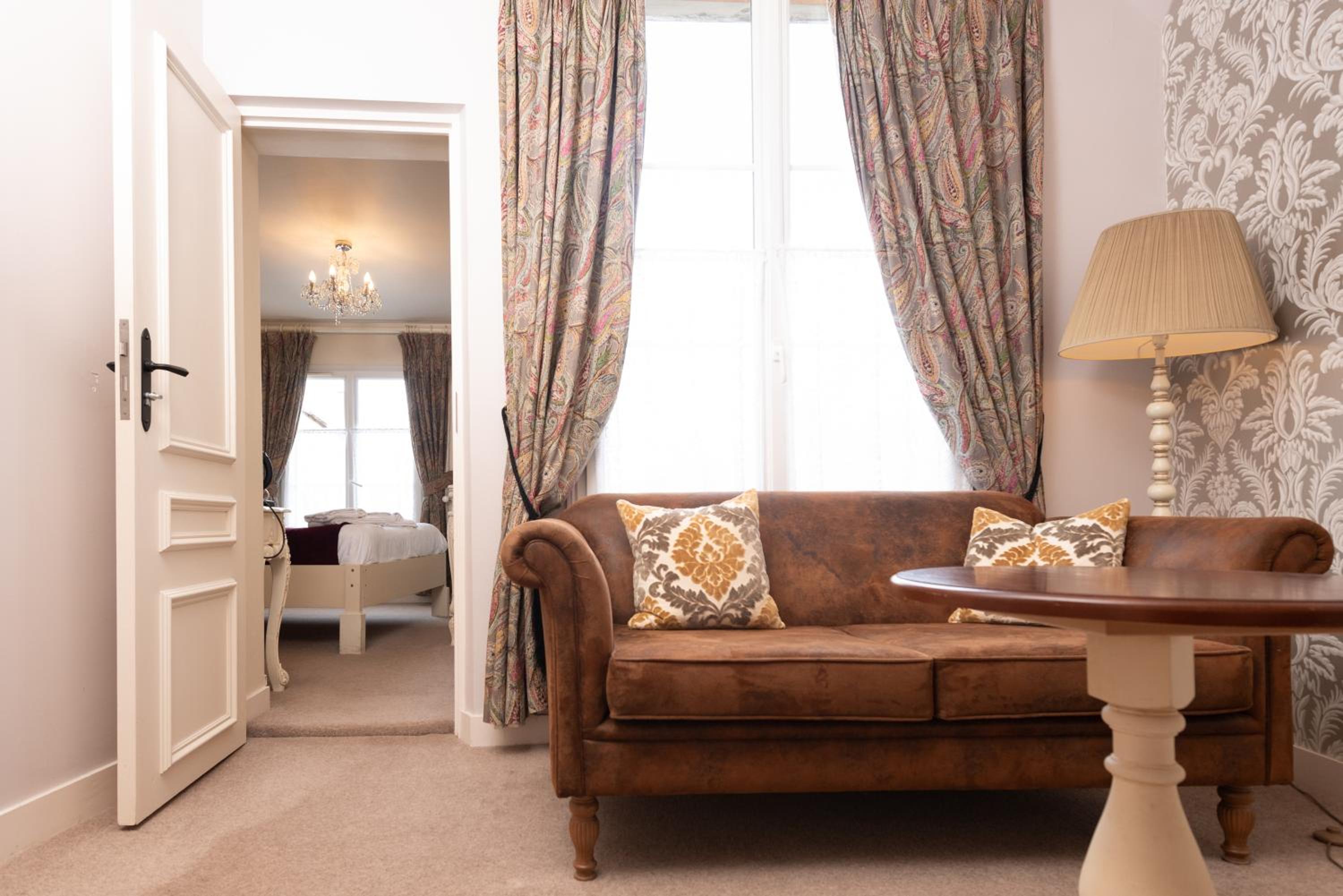 Deluxe Family Room photo 2