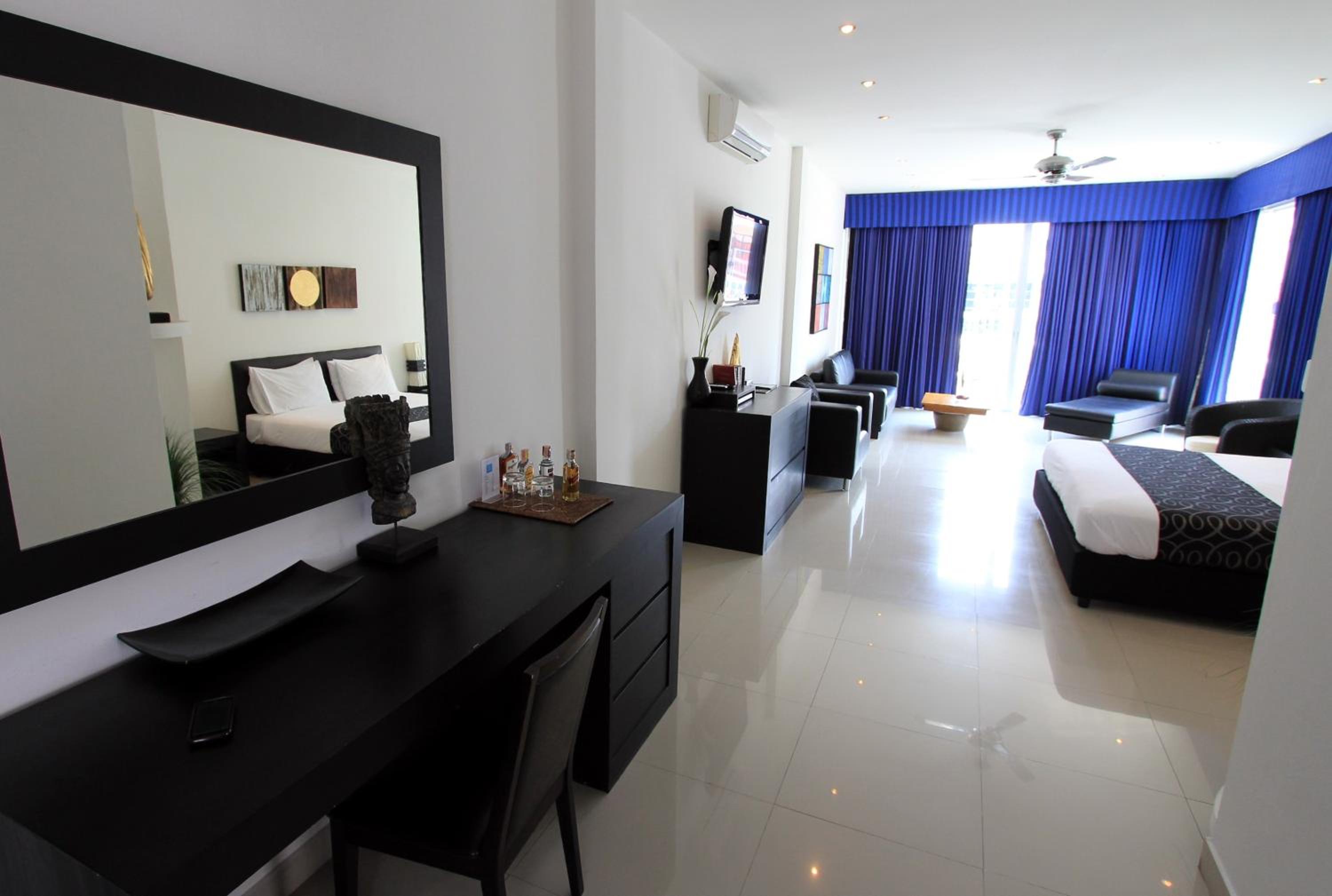 Executive Suite photo 2