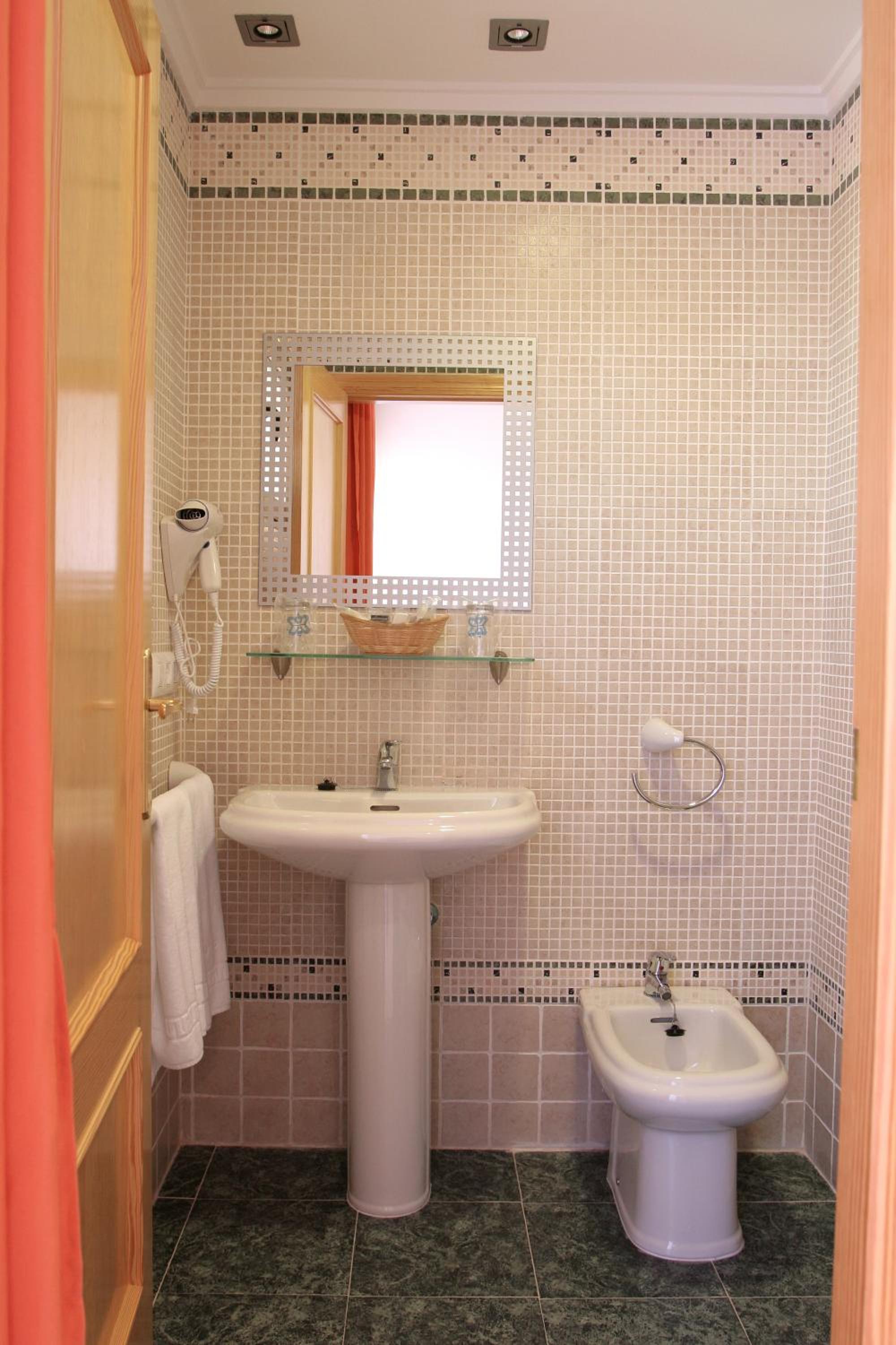 Double or Twin Room photo 2