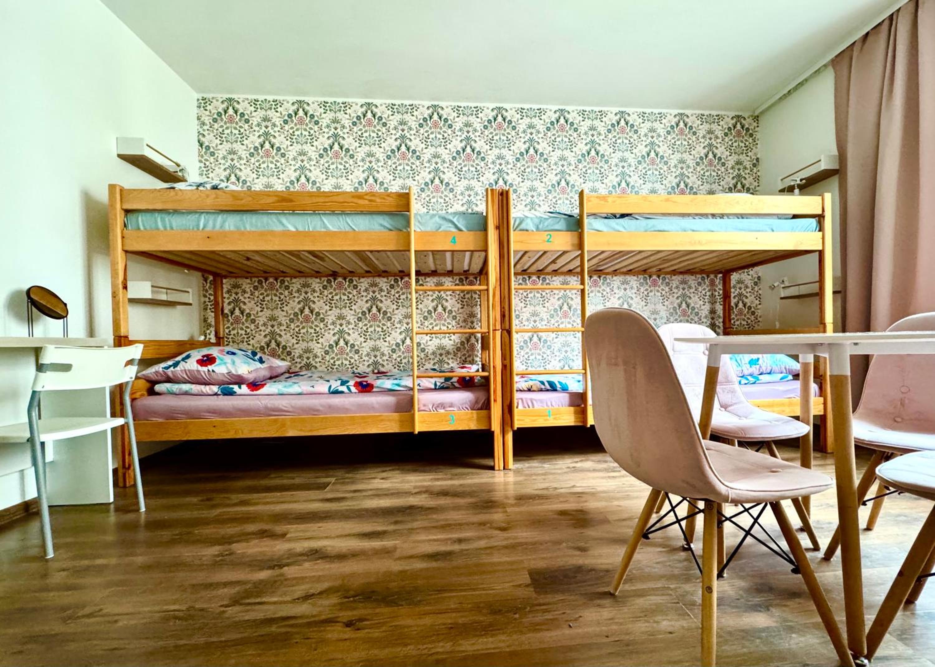 Bed in 6-Bed Mixed Dormitory Room photo 2