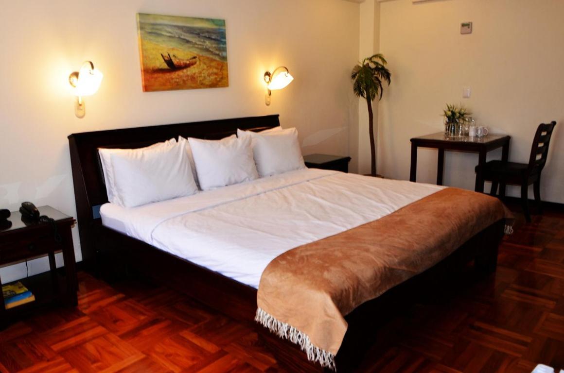 Deluxe King Room