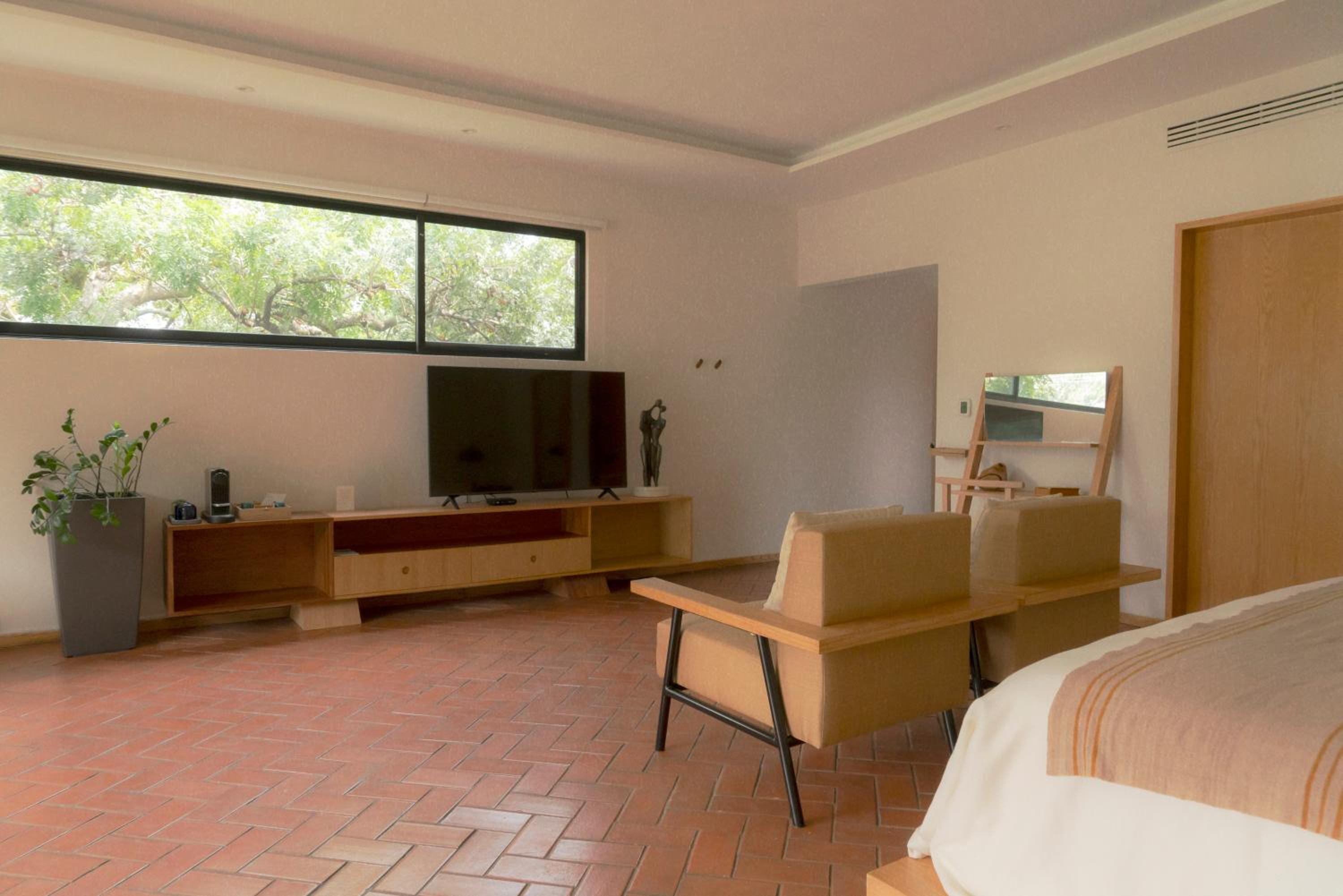 Superior King Suite