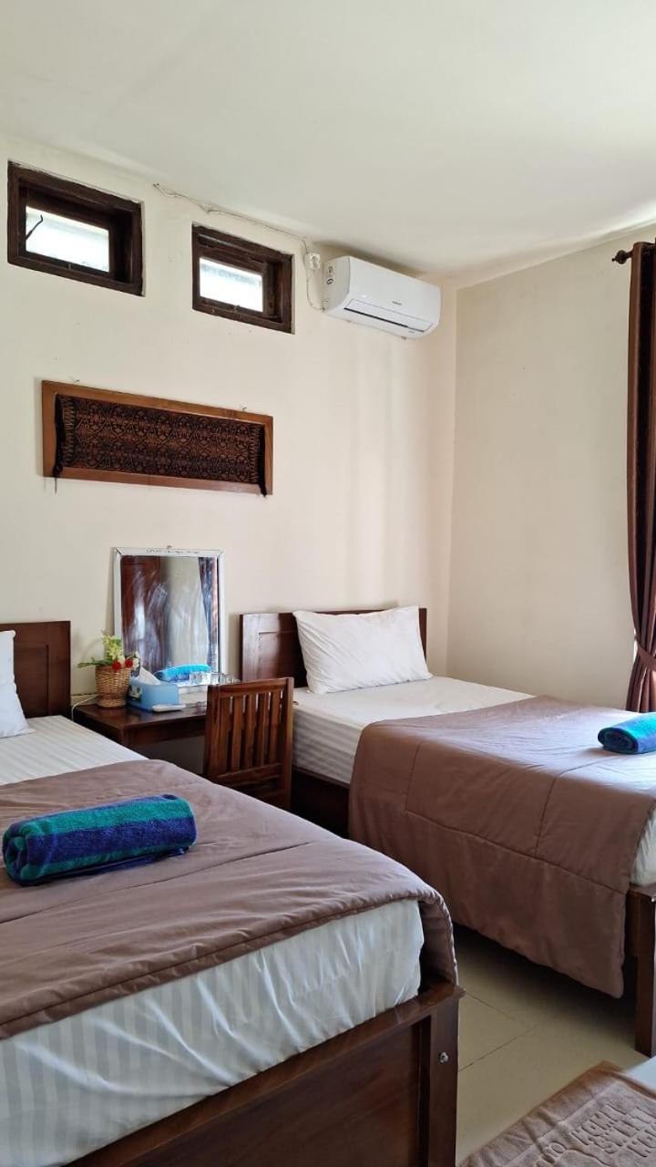 Standard Twin Room with Shared Bathroom photo 3