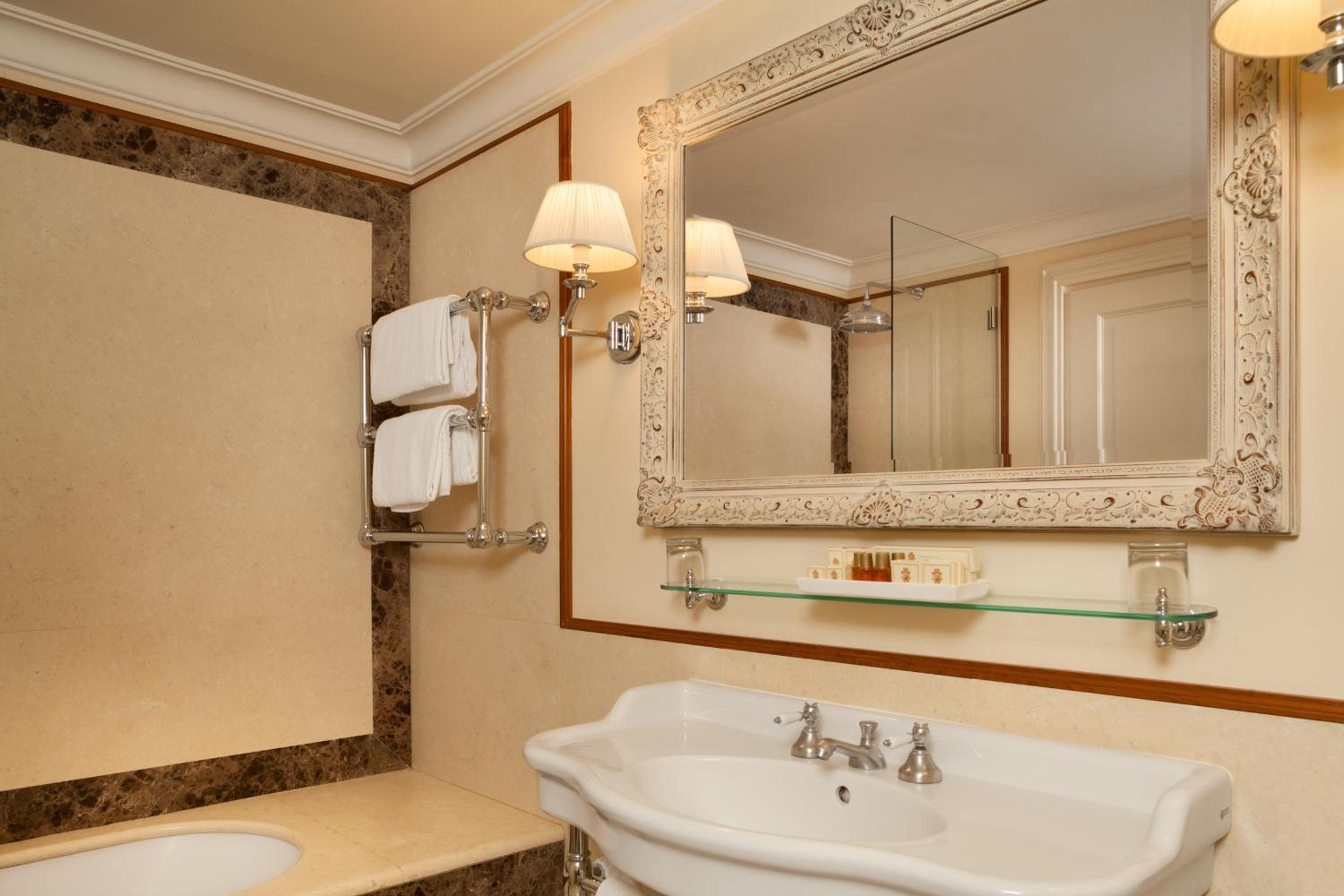 Suite with River View photo 3