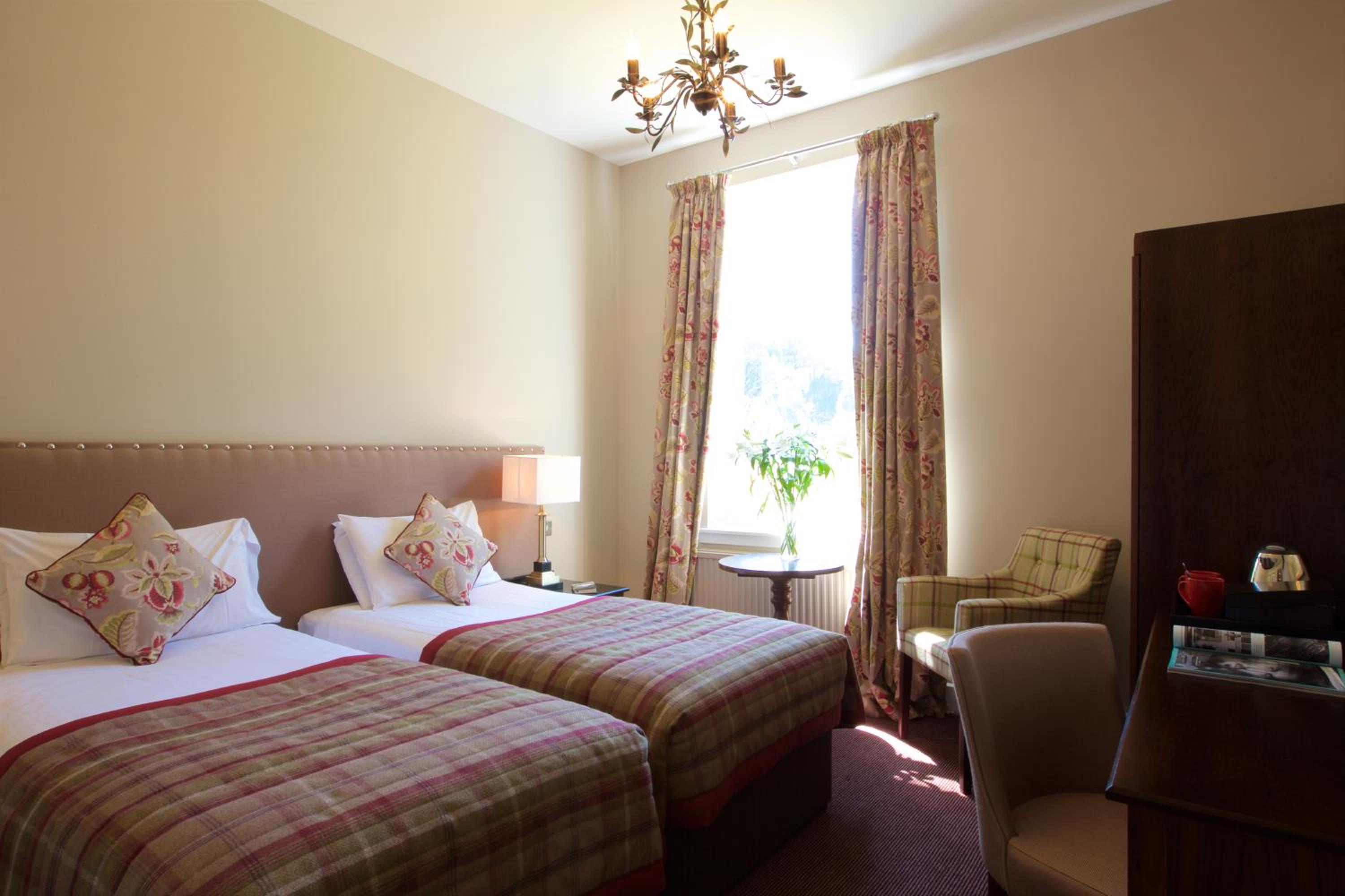 Twin Room with Loch View photo 3