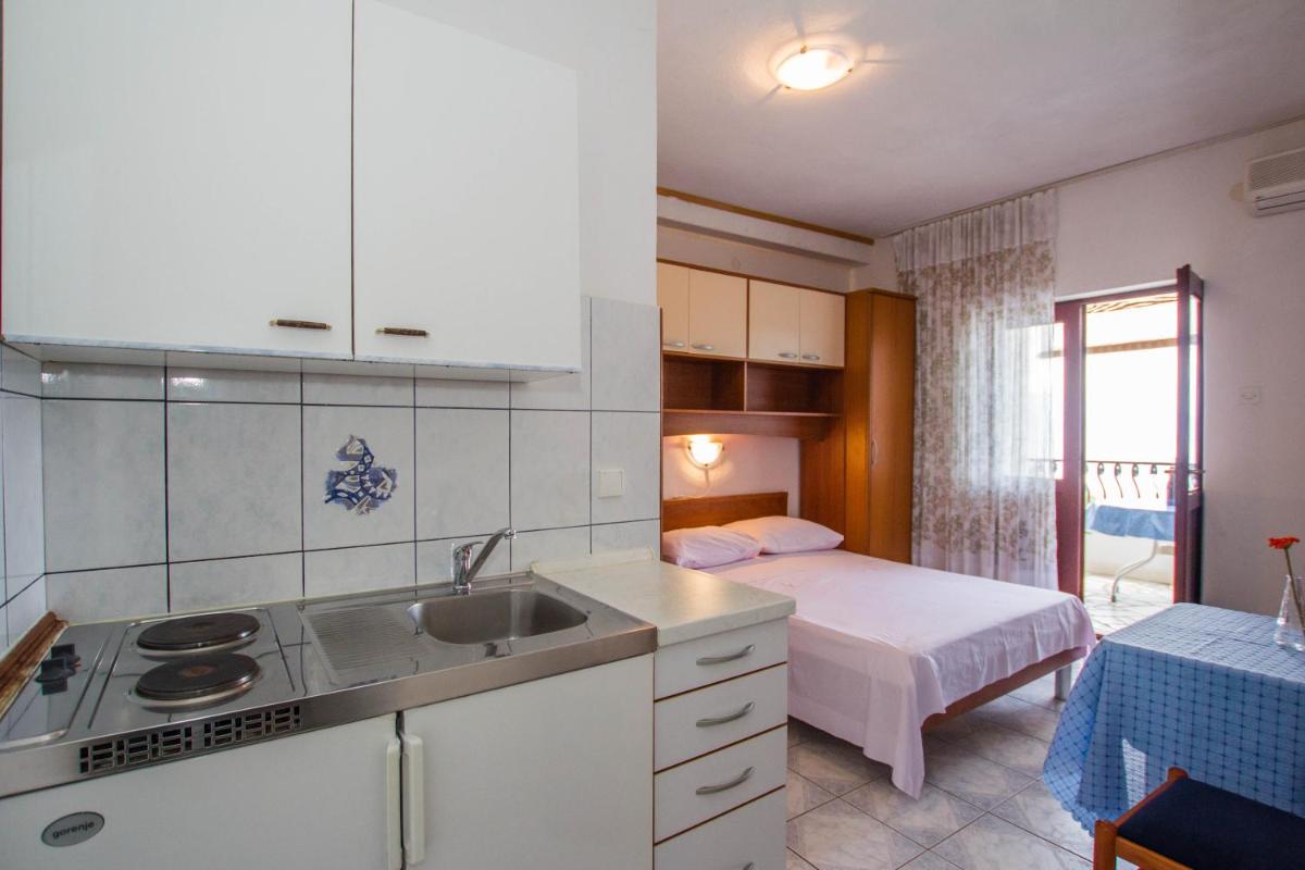 Studio Apartment with Sea View photo 2