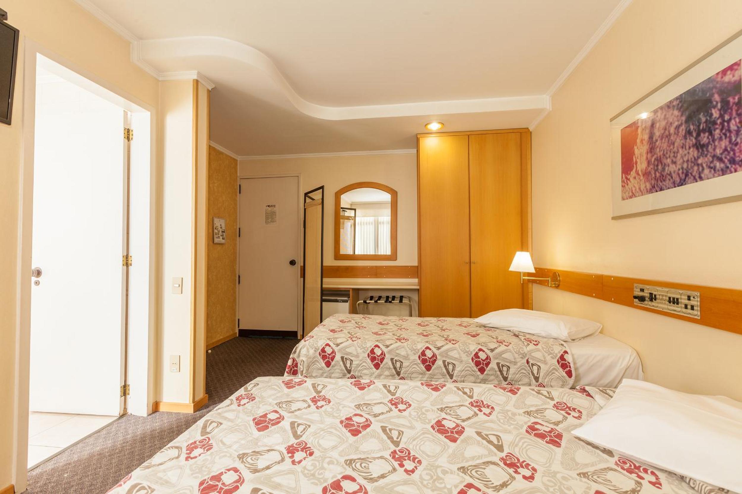 Deluxe Twin Room photo 3