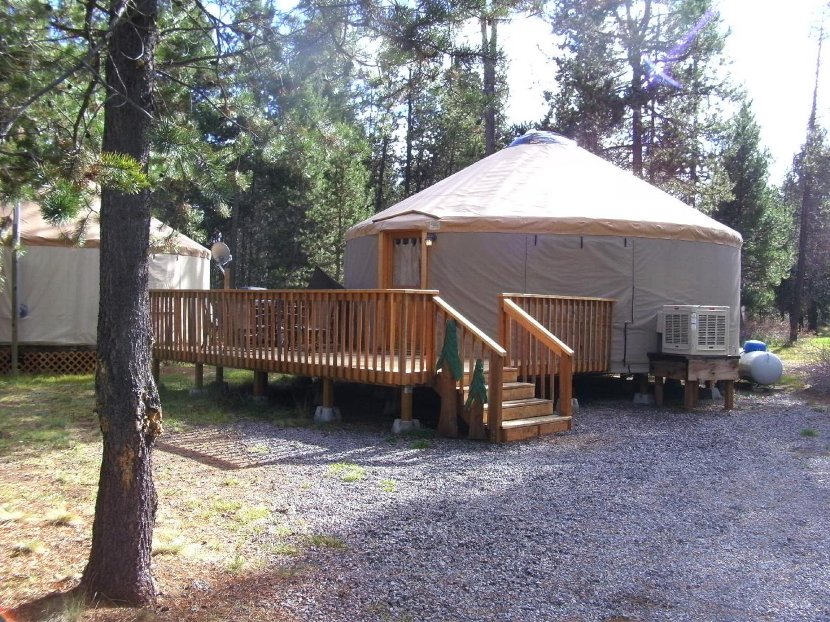 Studio Yurt photo 2