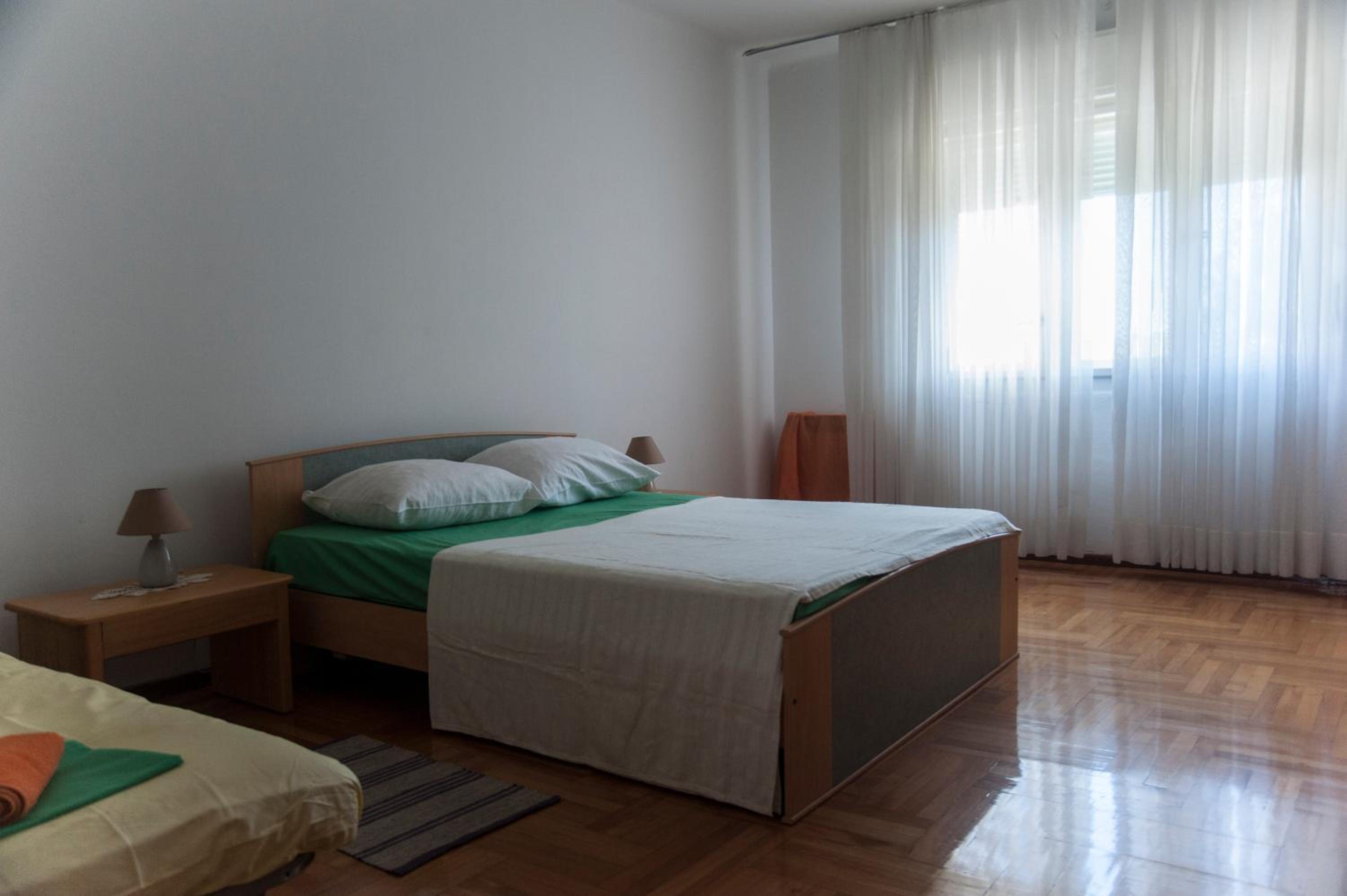 Apartment with Balcony - Photo 19