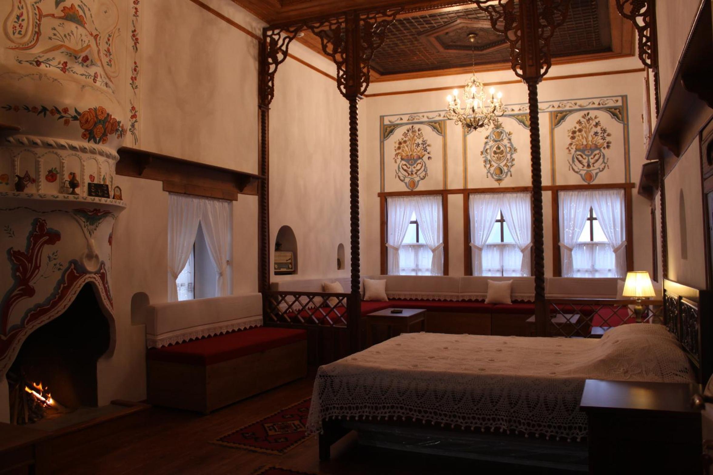 Deluxe King Suite