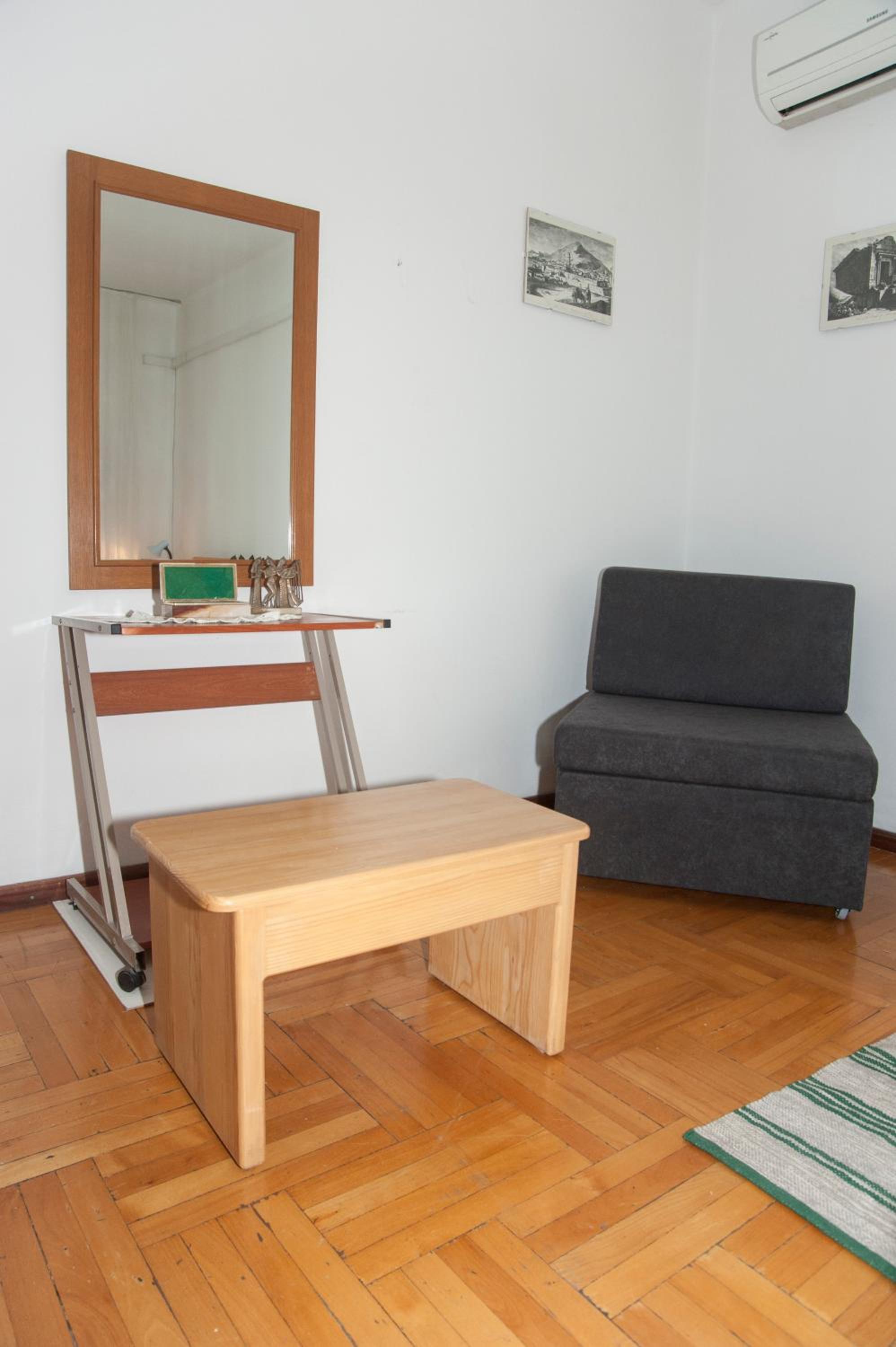 Apartment with Balcony - Photo 44