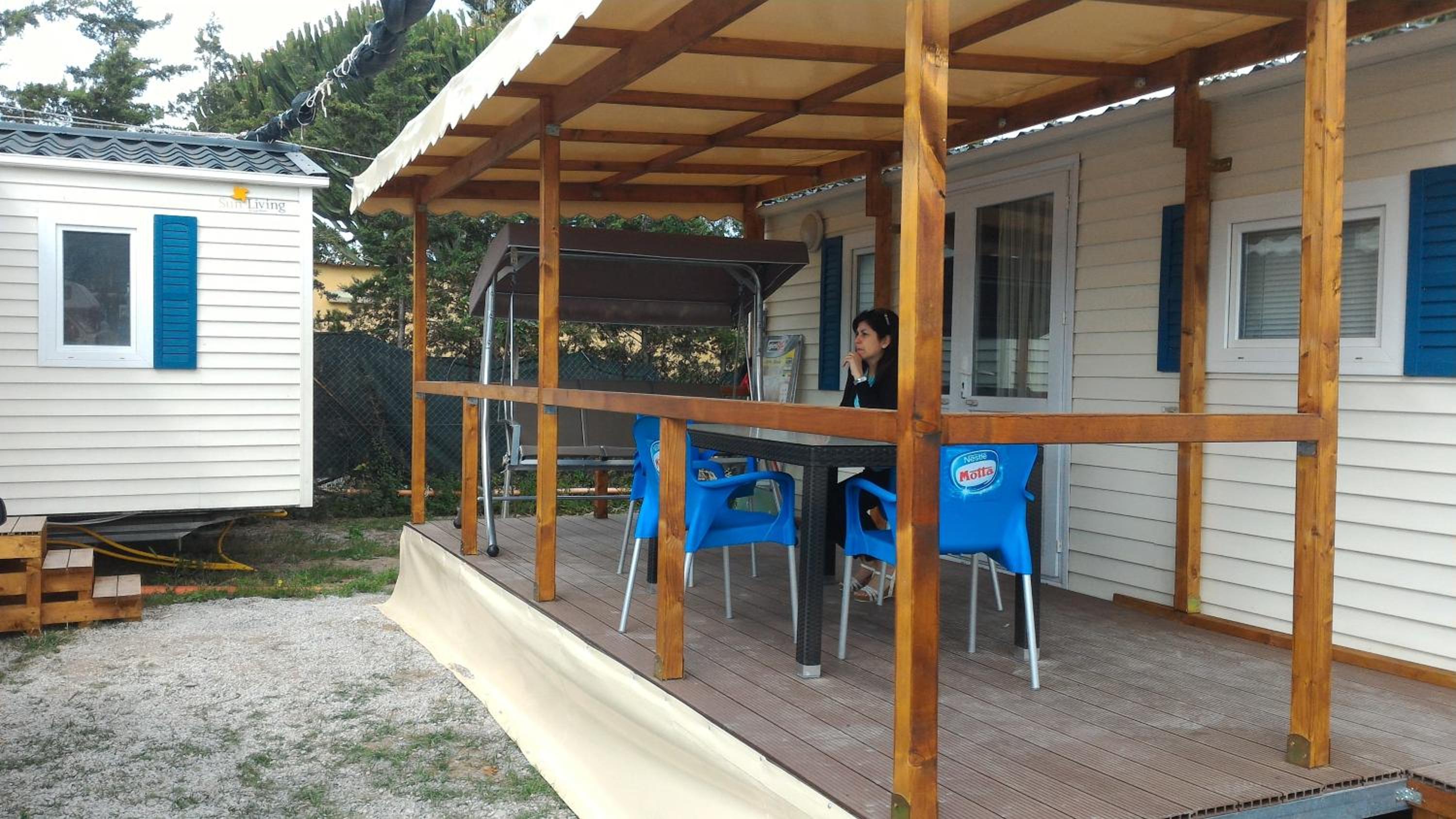 Mobile Home - Photo 6