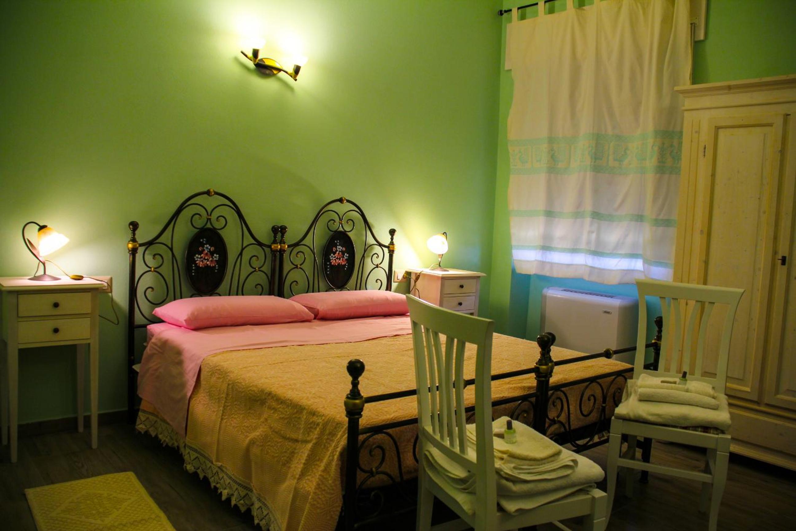 Double or Twin Room with Private Bathroom photo 2