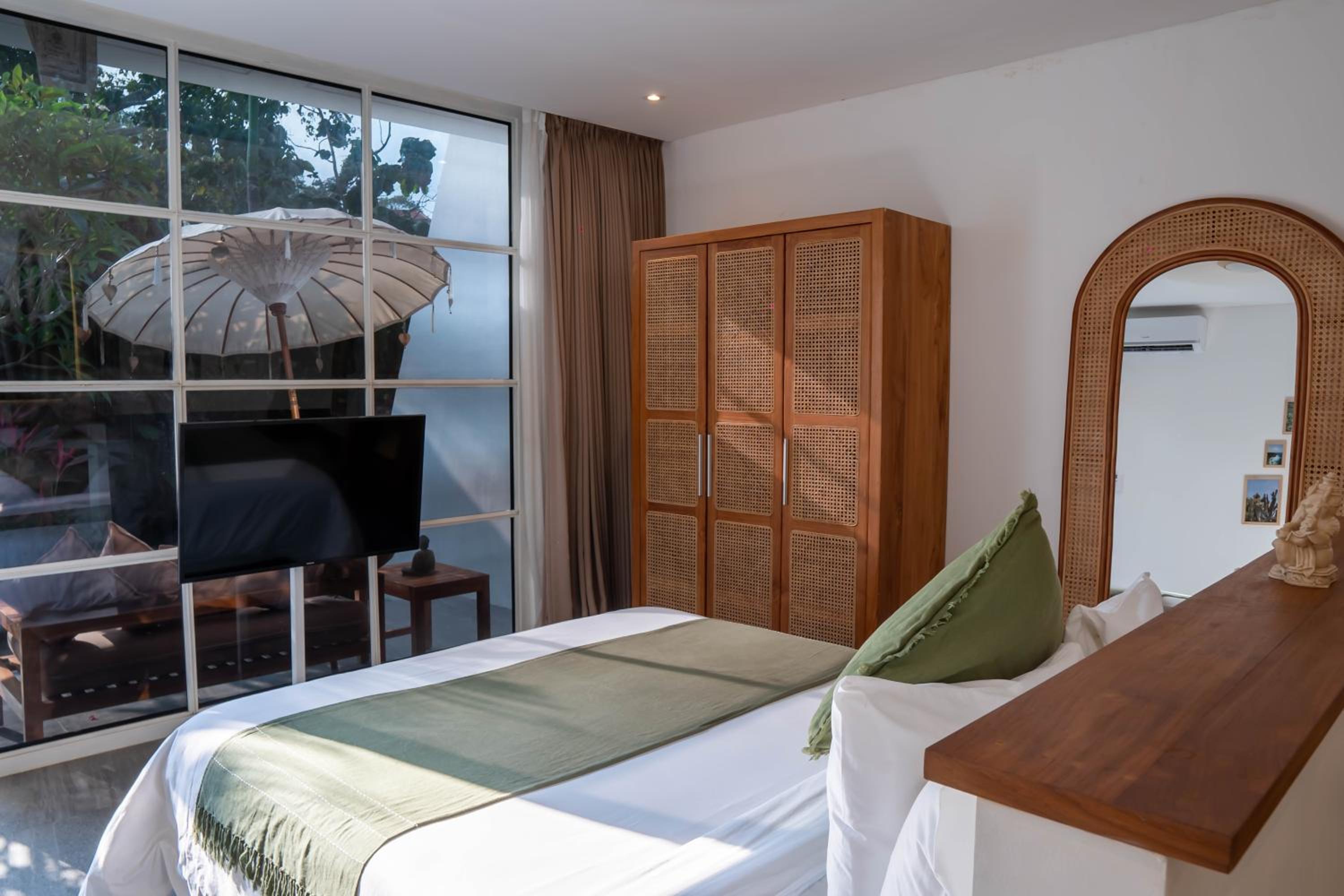 Suite with Garden View - Photo 13