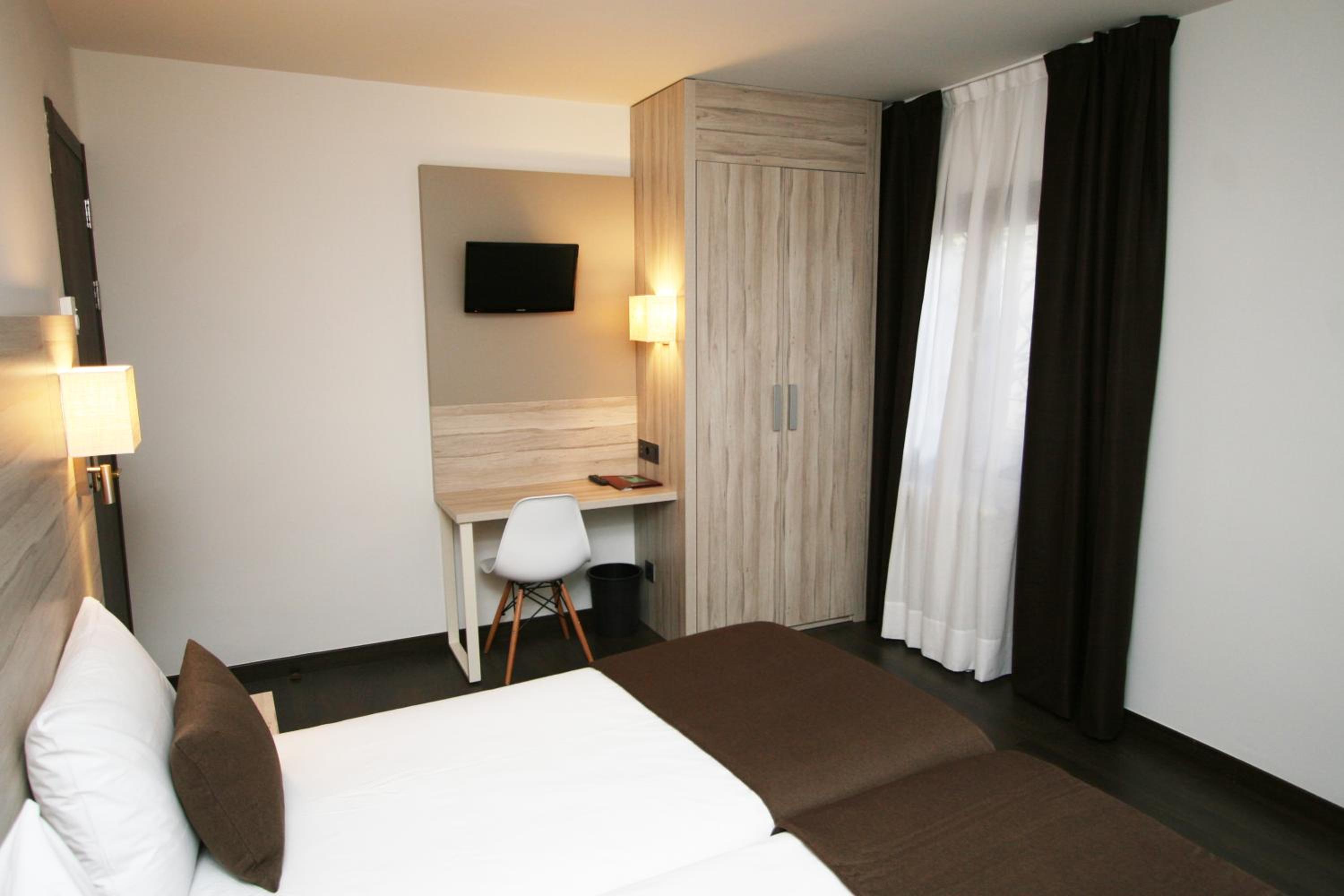 Double or Twin Room photo 2