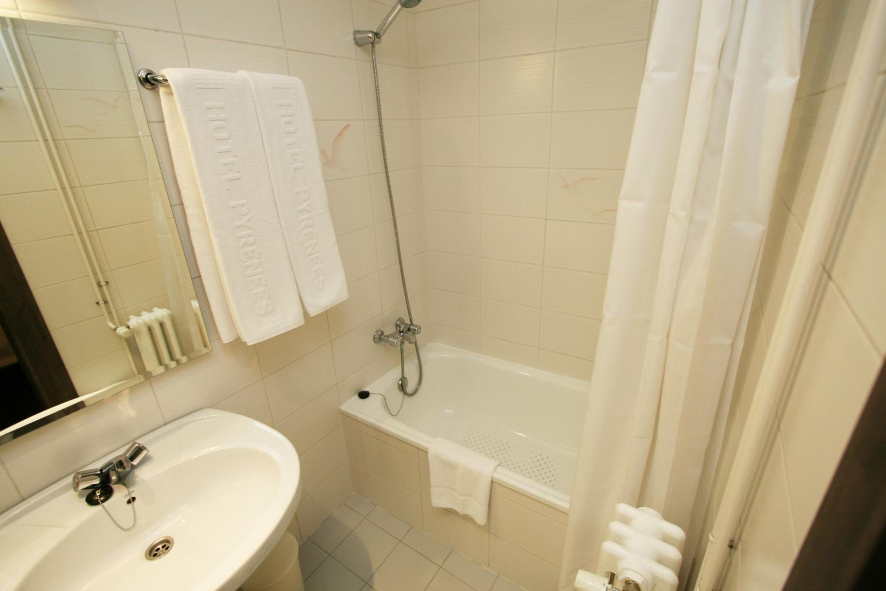 Double or Twin Room (Interior) photo 2