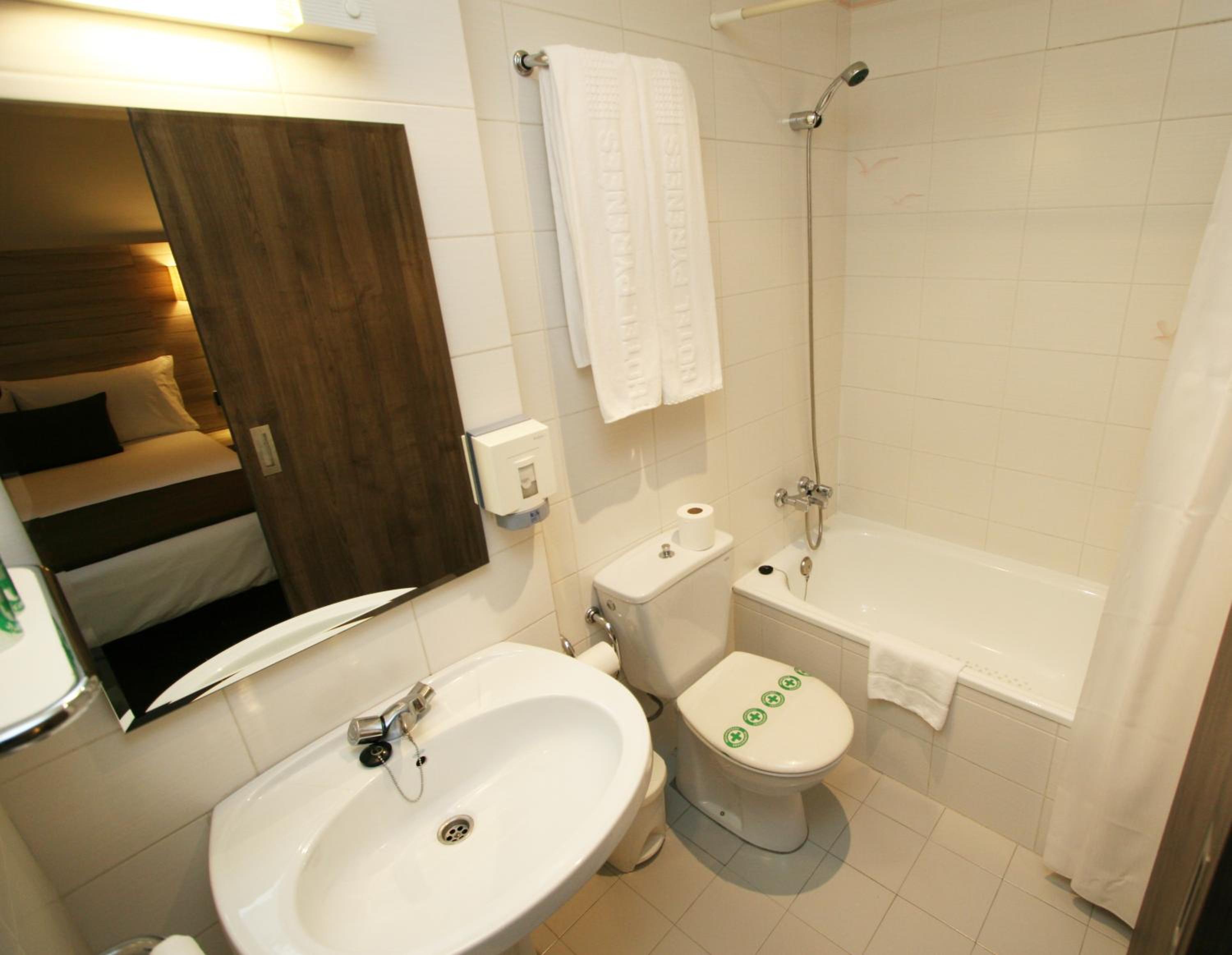Economy Small Double Room photo 2