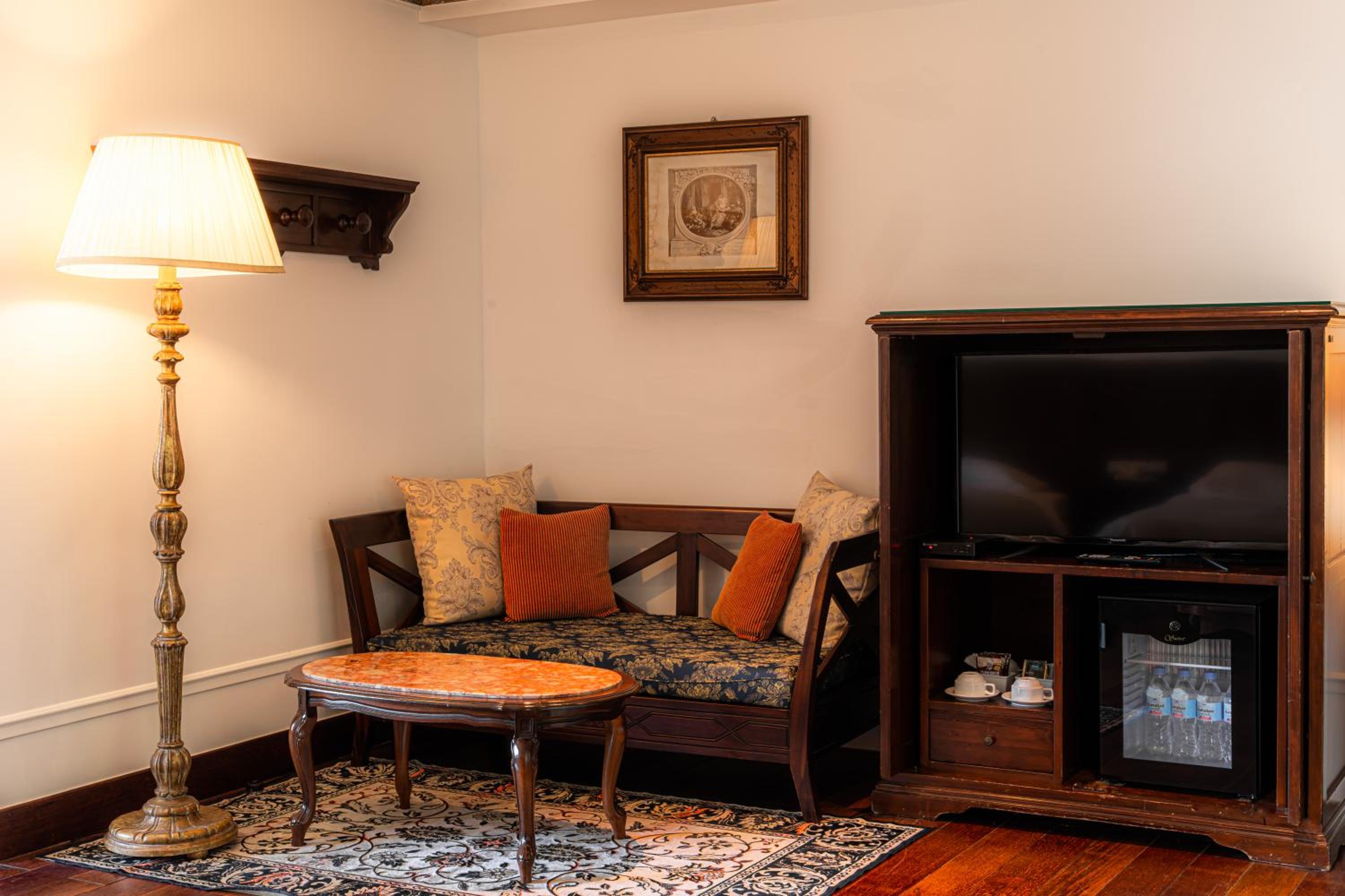 Family Room - Photo 6