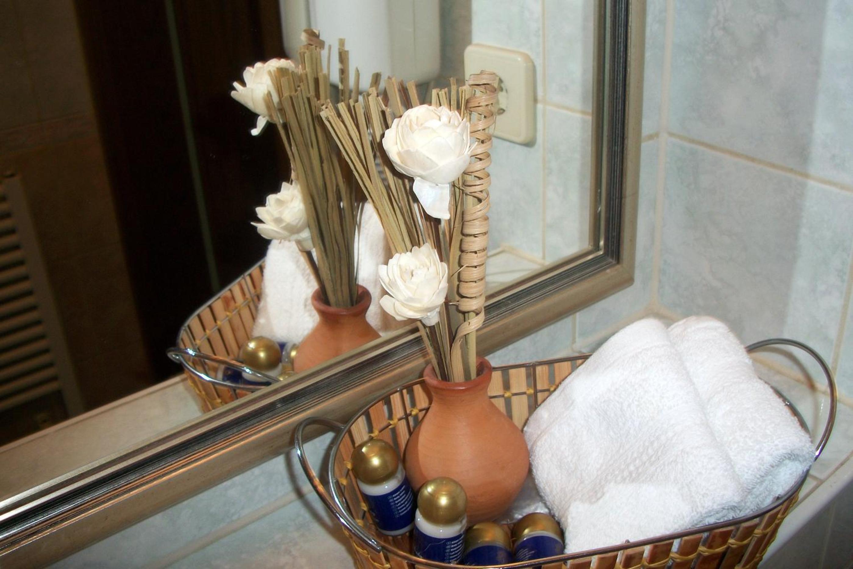Double Room - Photo 16