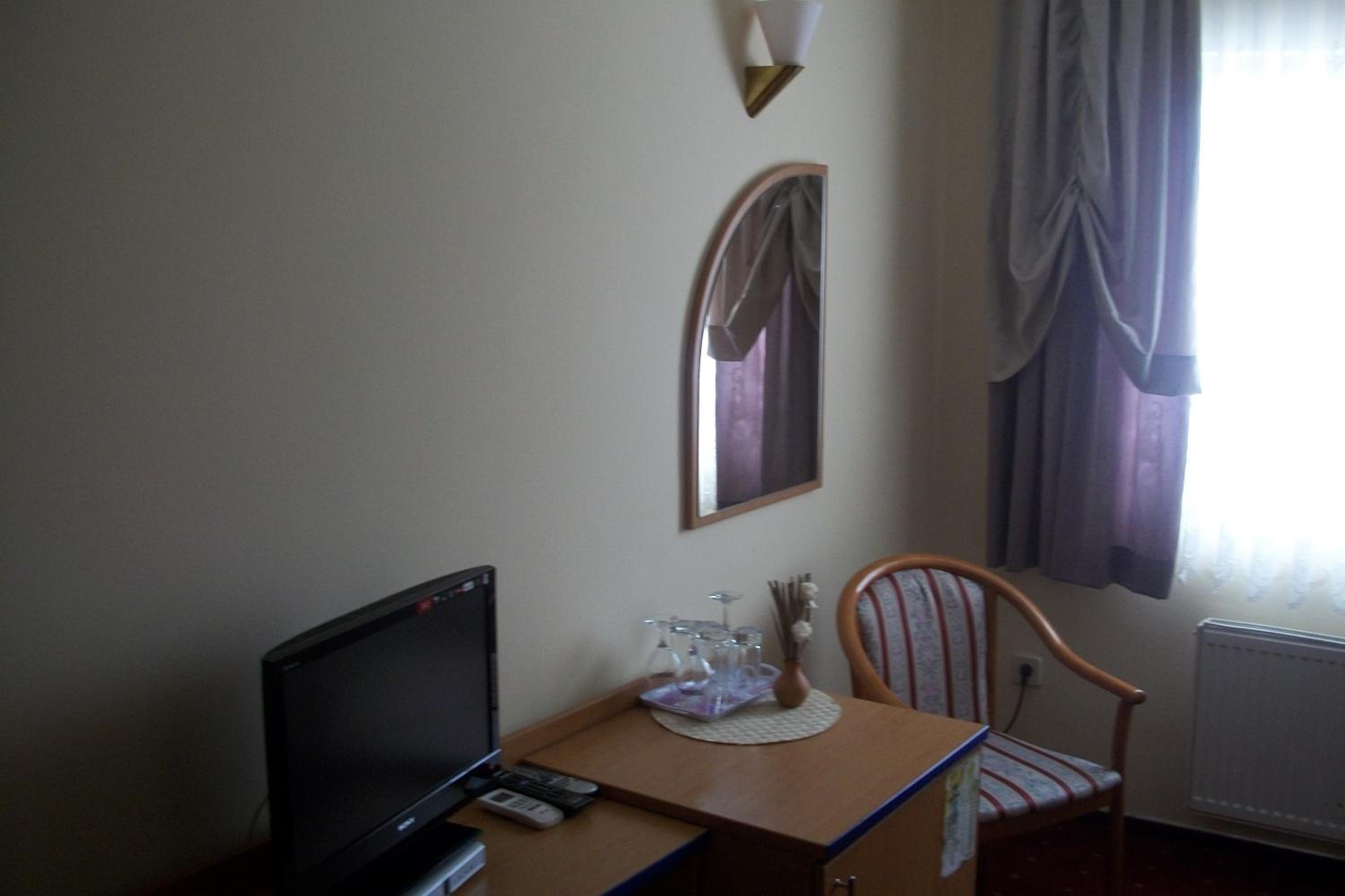 Double Room - Photo 15