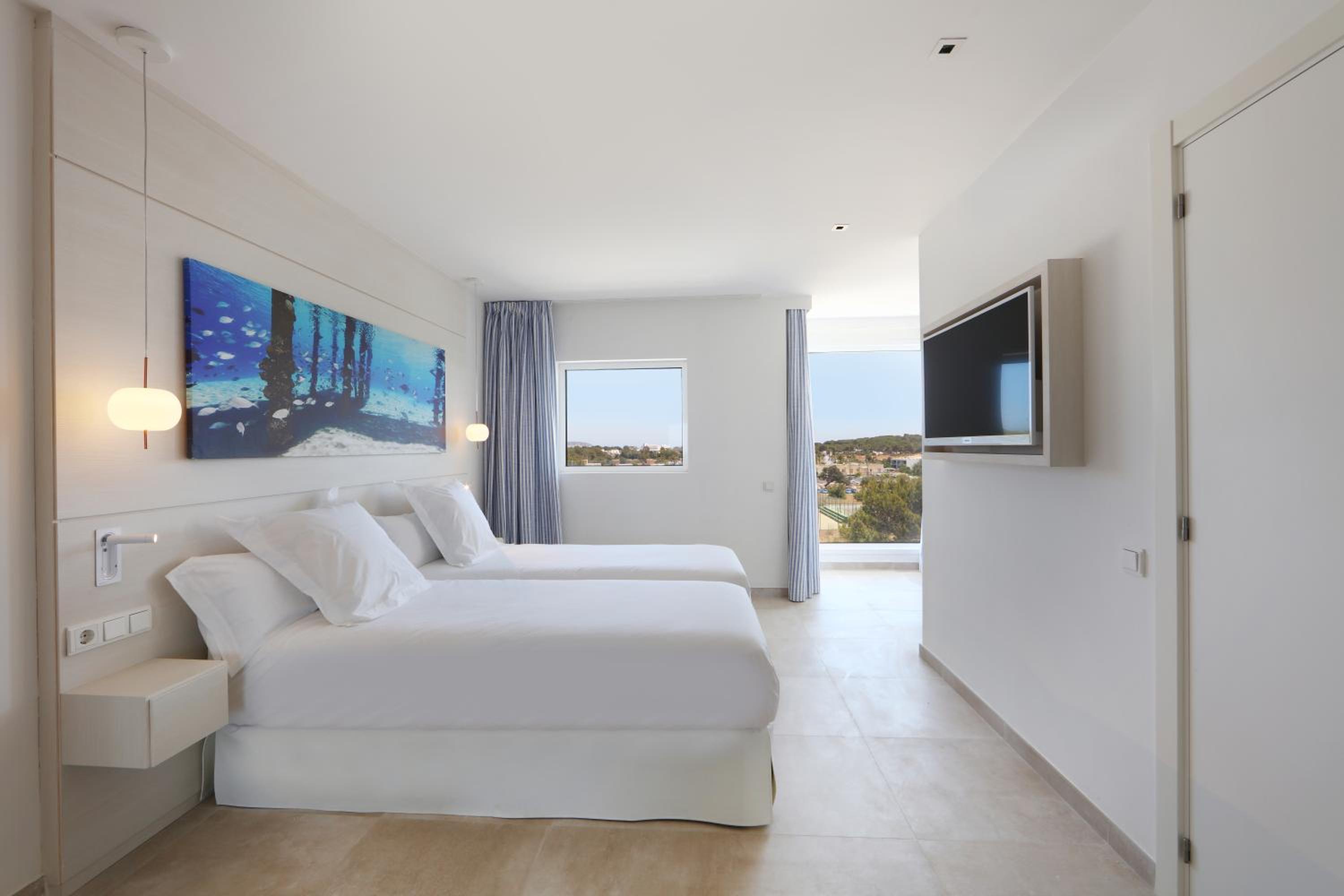 Double or Twin Room - Photo 1