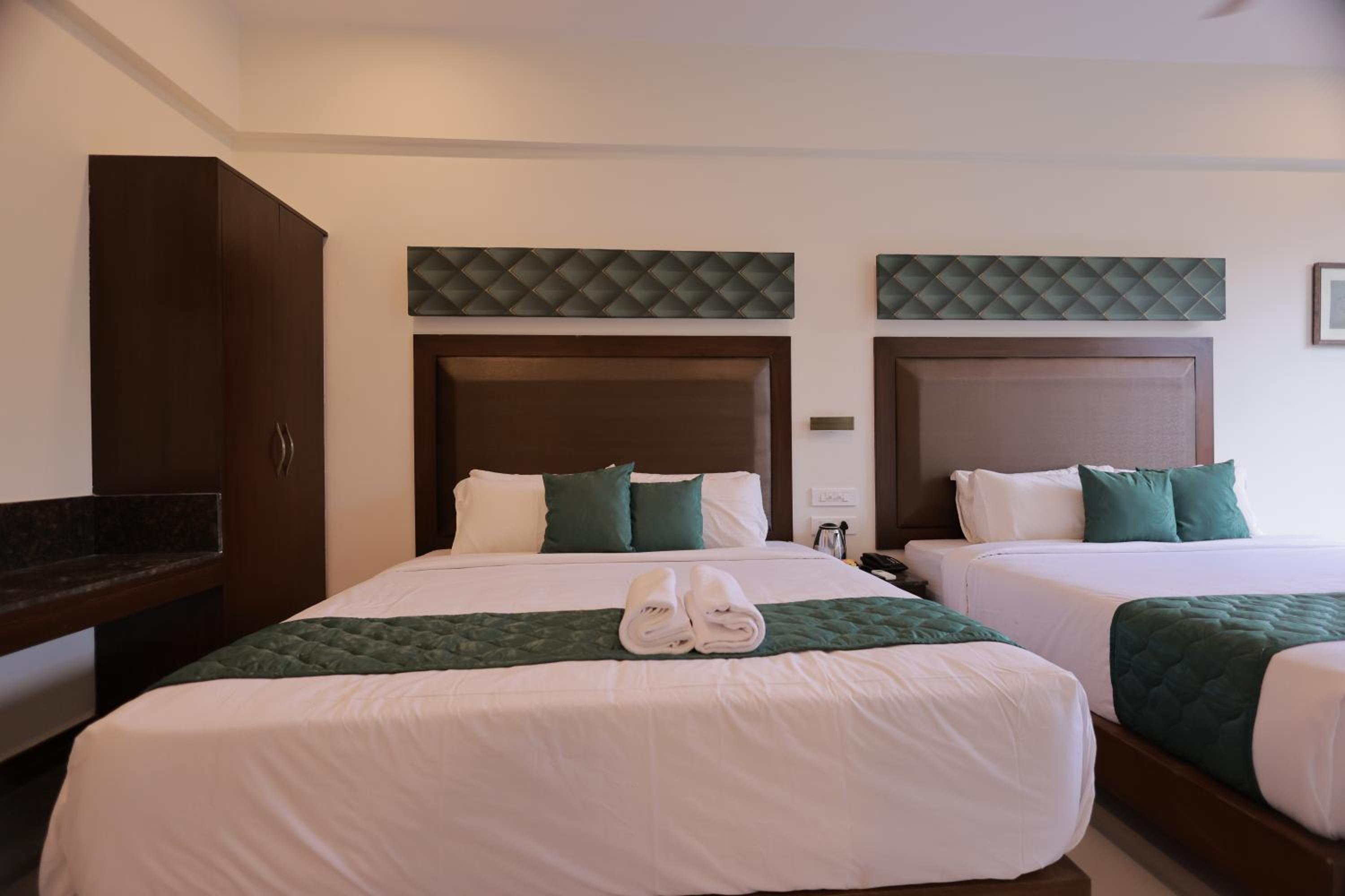Superior Triple Room photo 3