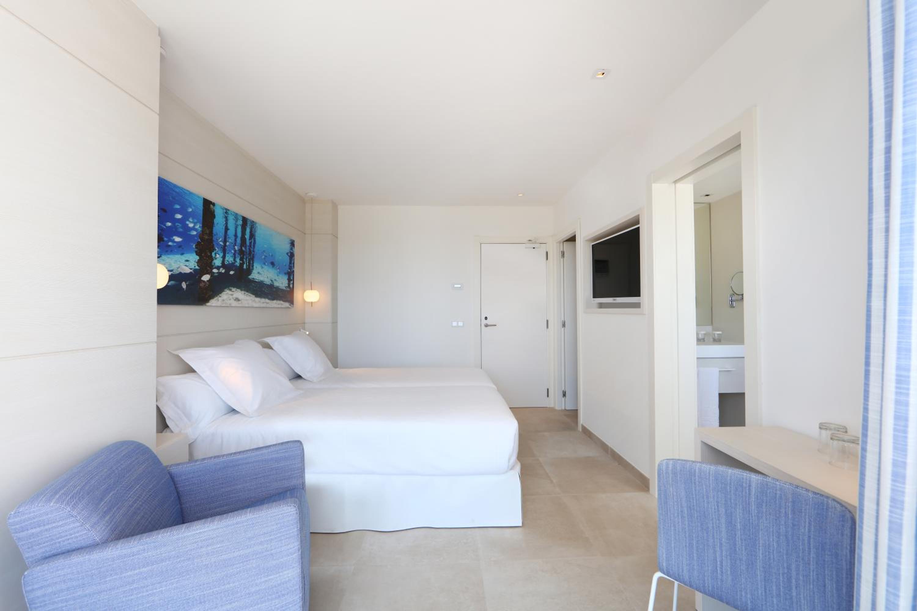 Double or Twin Room - Photo 3