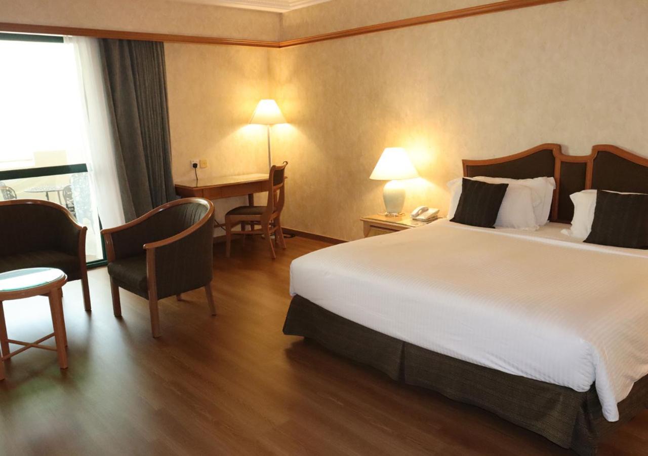Deluxe Double Room with Balcony - Photo 2