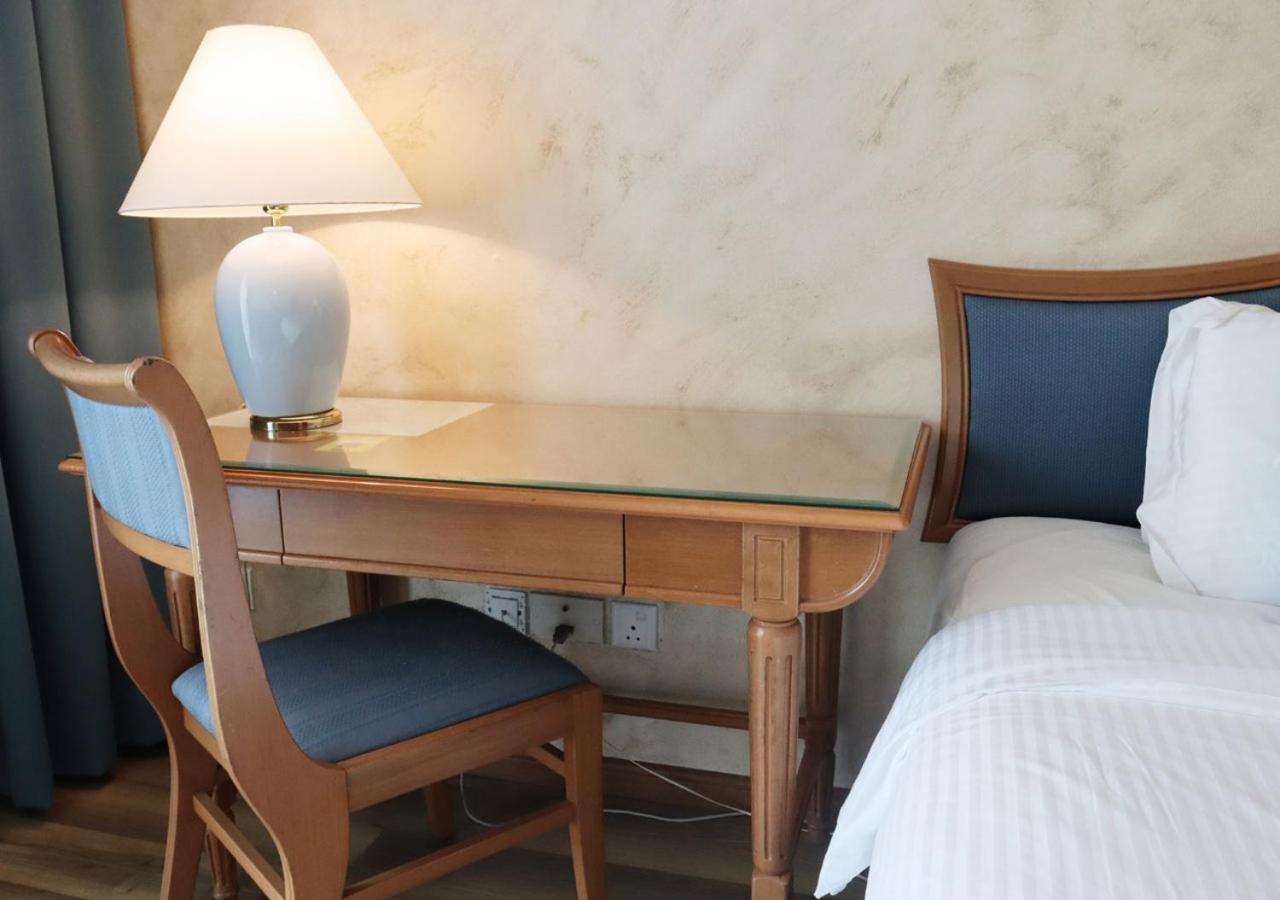 Deluxe Double Room with Balcony - Photo 5
