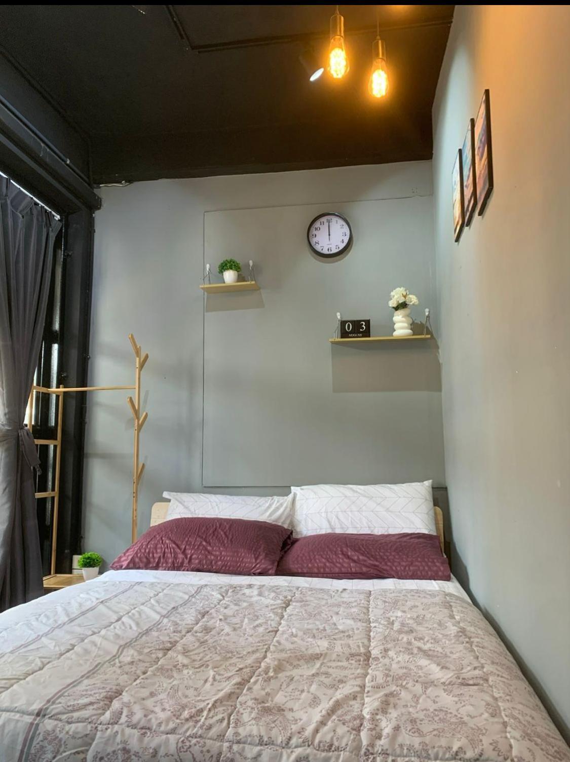 Standard Queen Room with Two Queen Beds photo 1