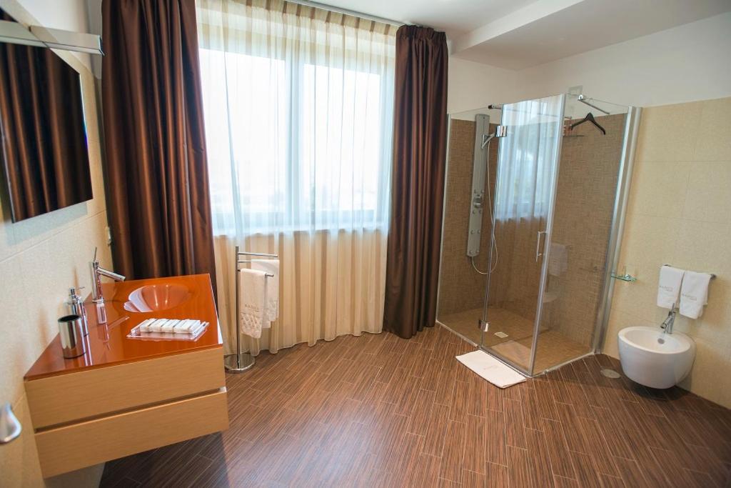 Deluxe Double Room photo 2