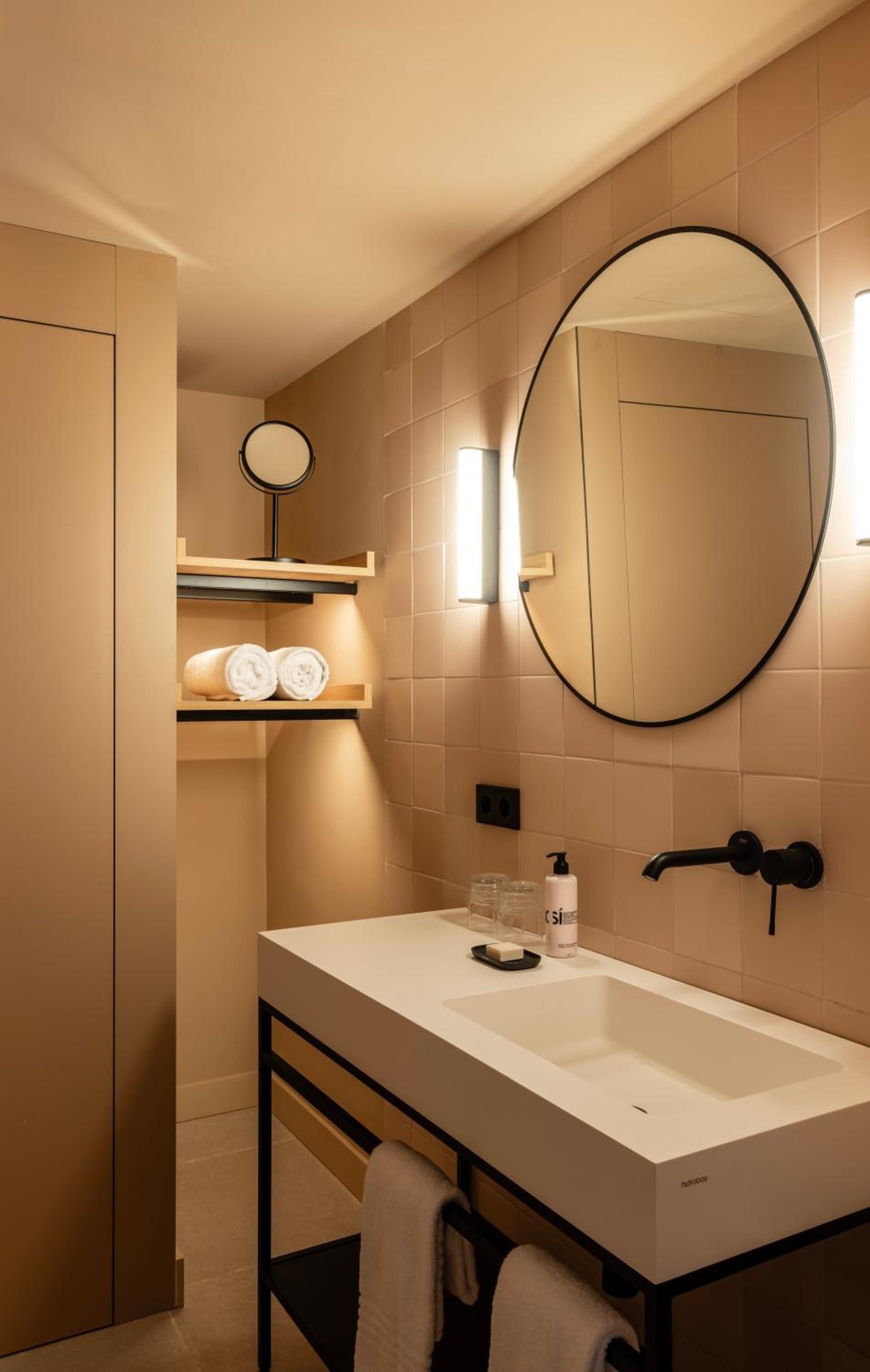Standard Double Suite