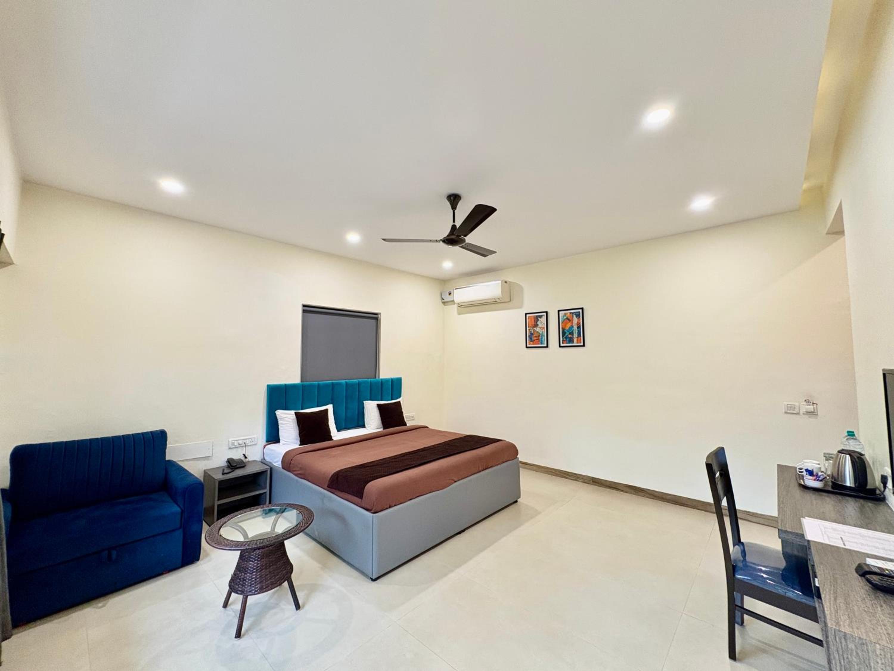 Classic Premium Room with Balcony photo 3