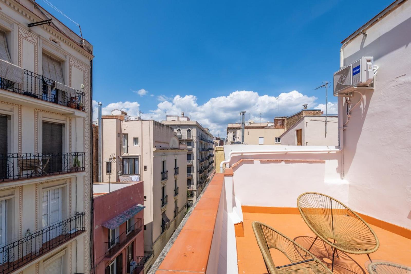 Three-Bedroom Apartment with View photo 3