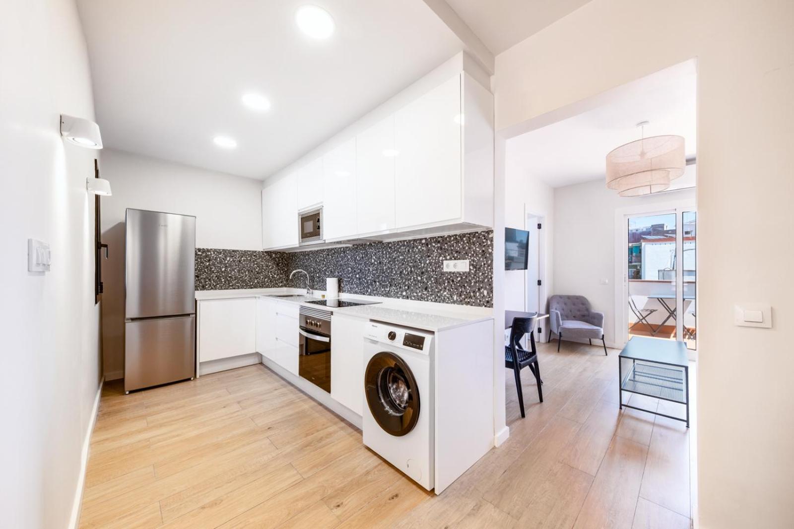 Three-Bedroom Apartment with View photo 3