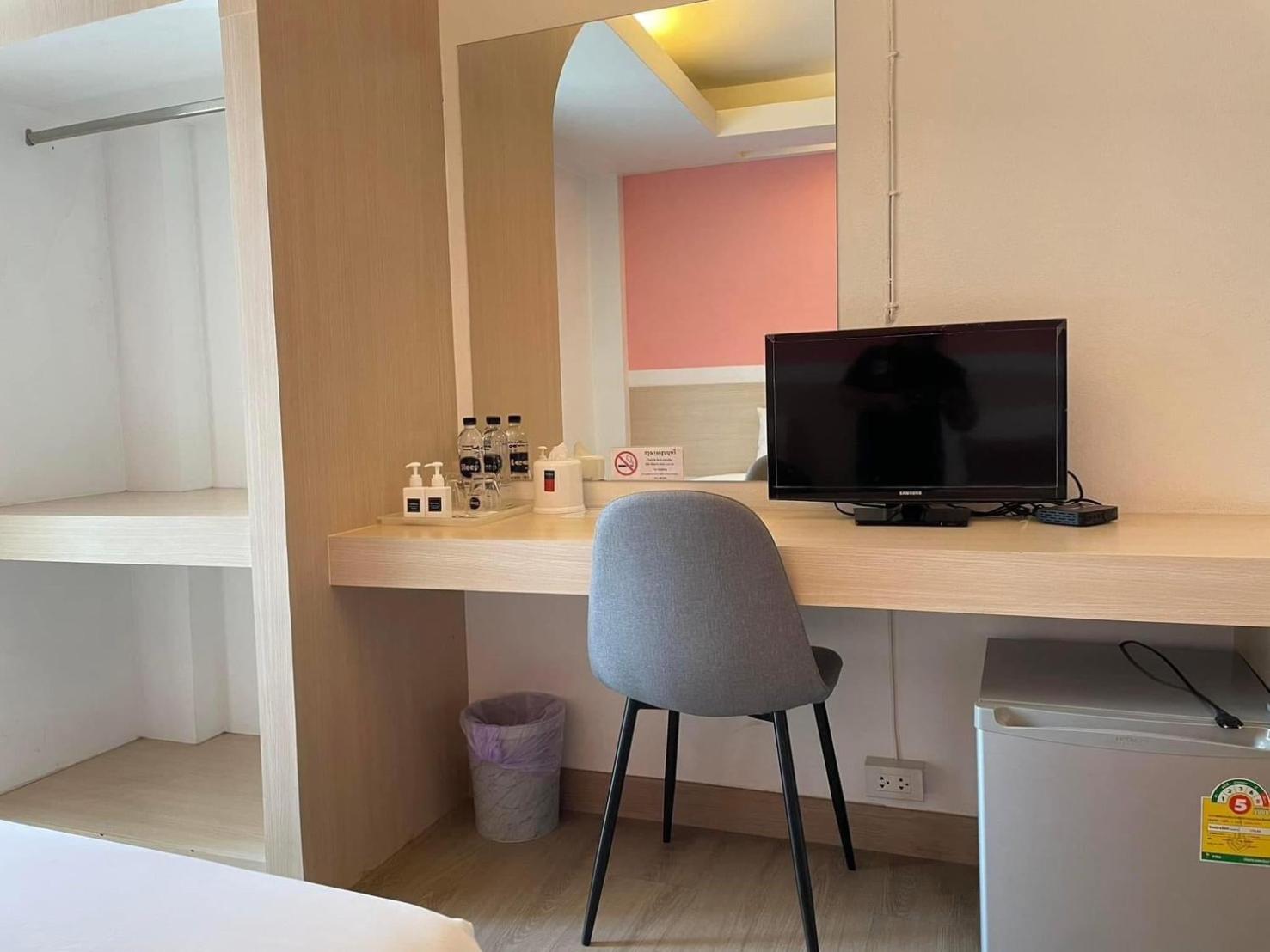 Standard Double Room - Photo 10