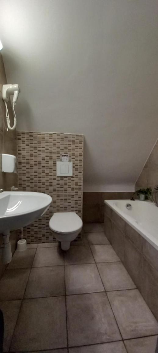 Budget Double Room photo 1