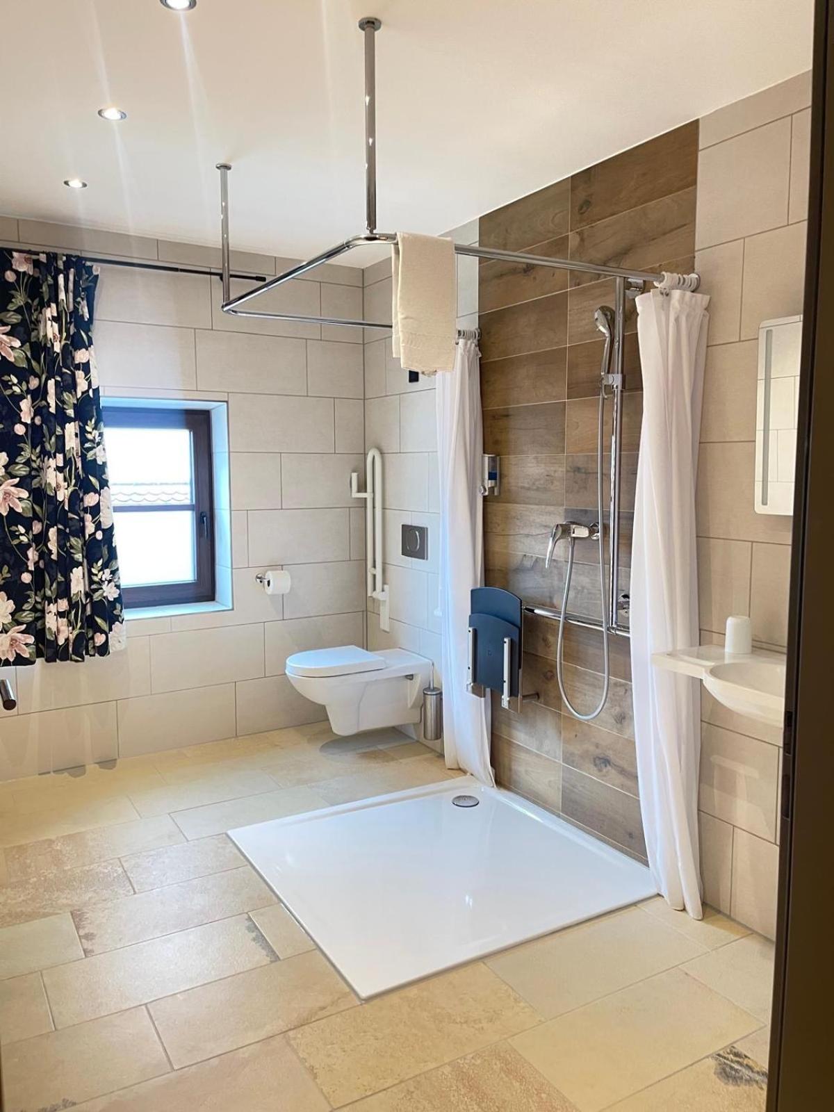 Double Room - Disability Access - Photo 2