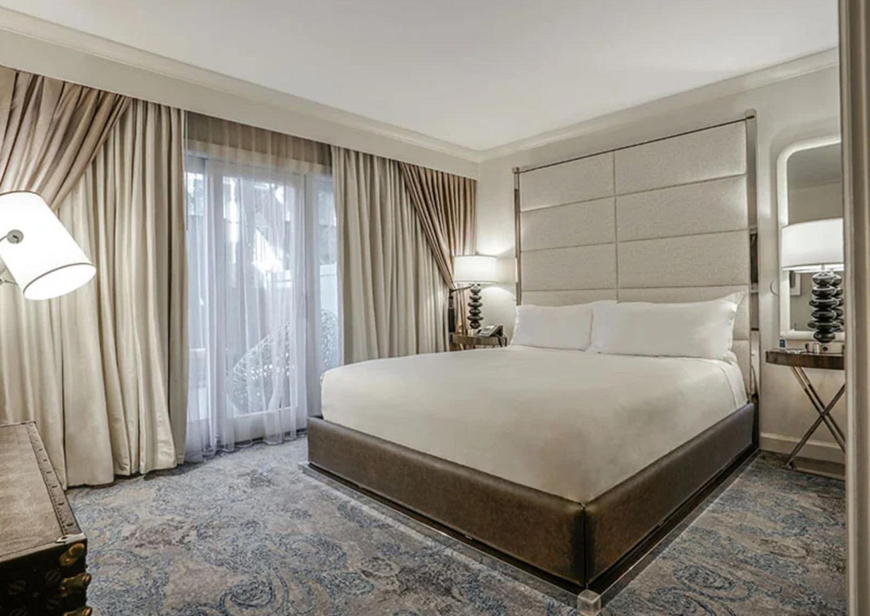 King Room with Roll-In Shower - Disability Access