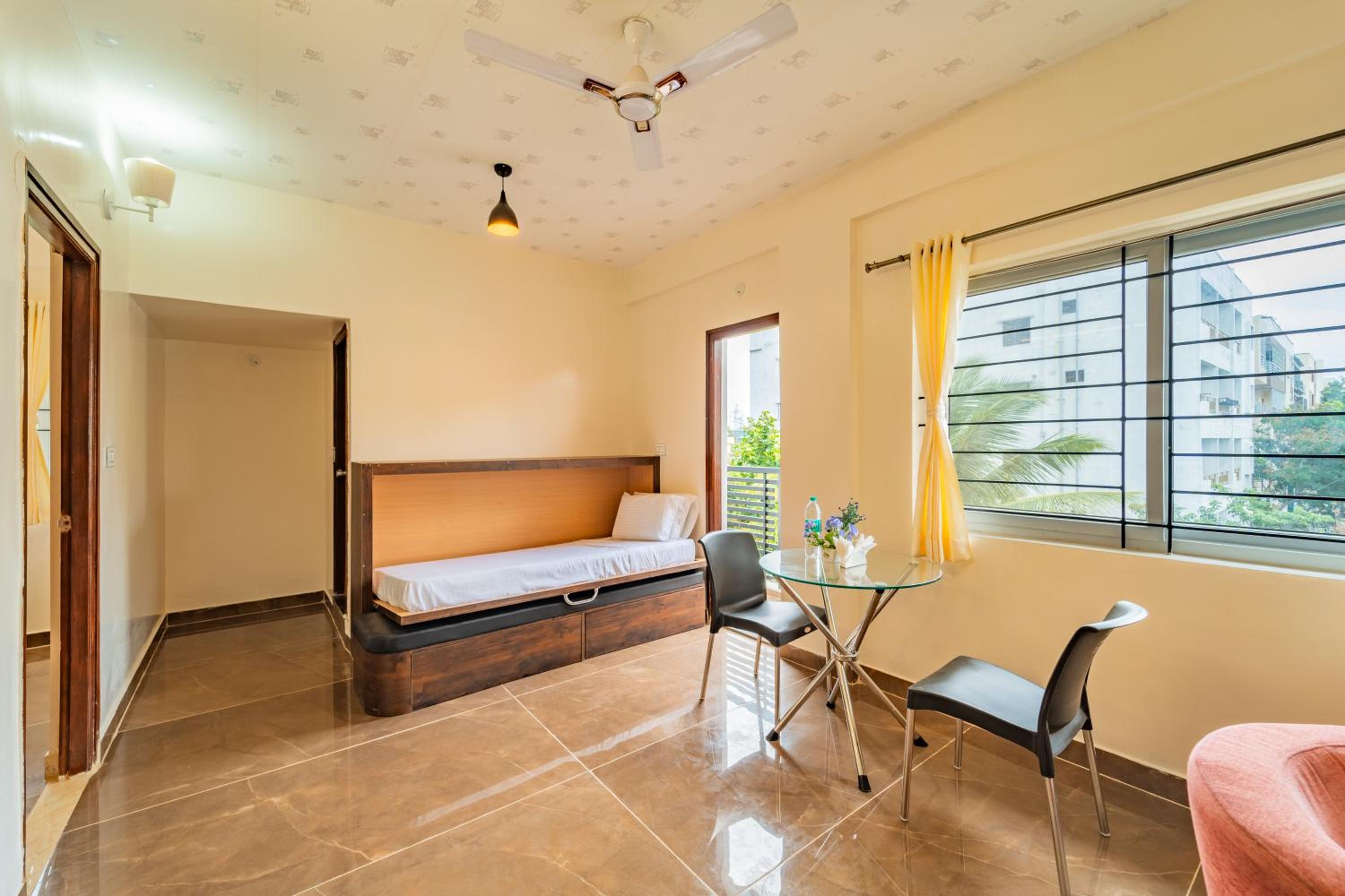 One-Bedroom Apartment with Balcony